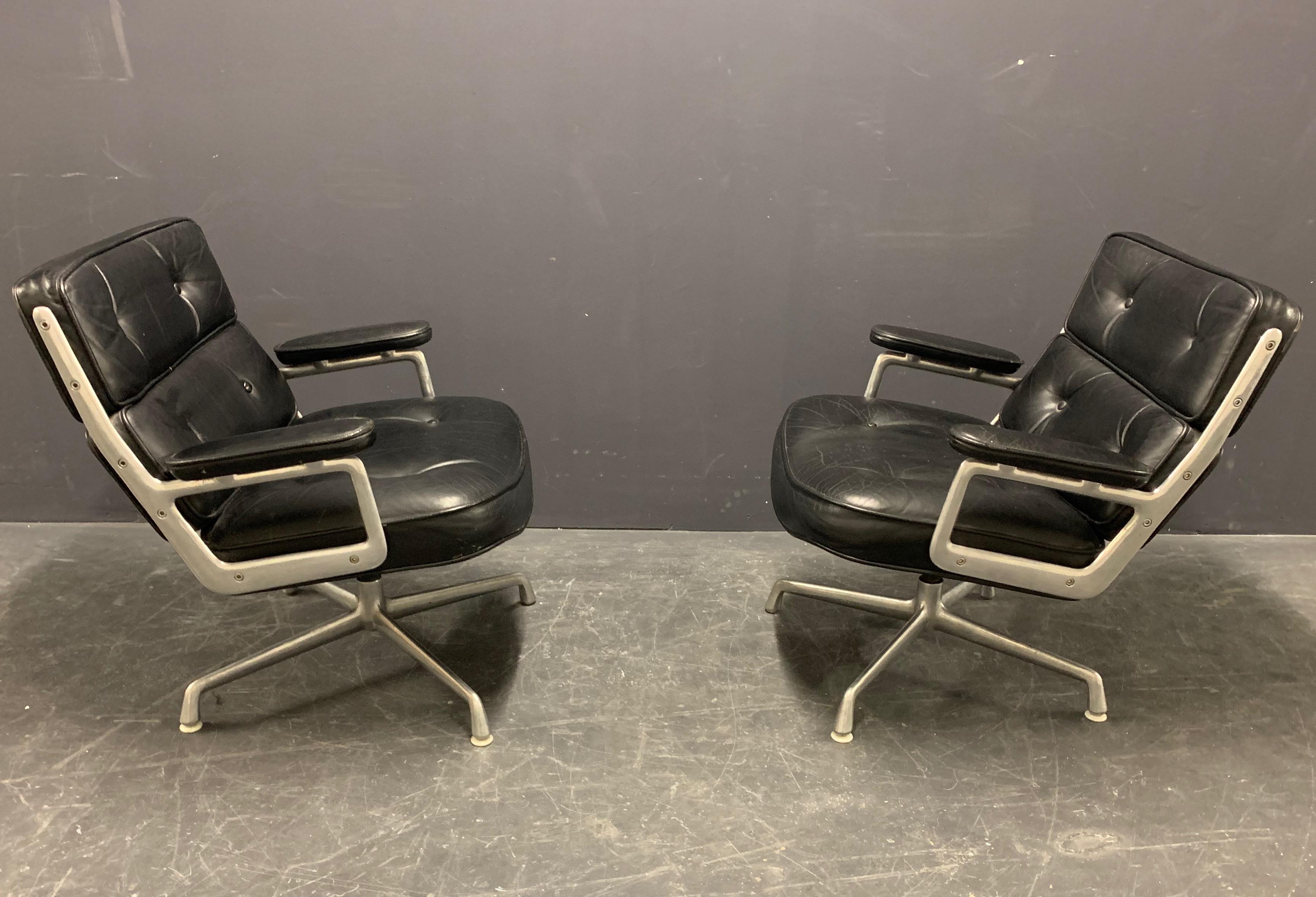 Nice Pair of Charles Eames Lobby Chairs 5