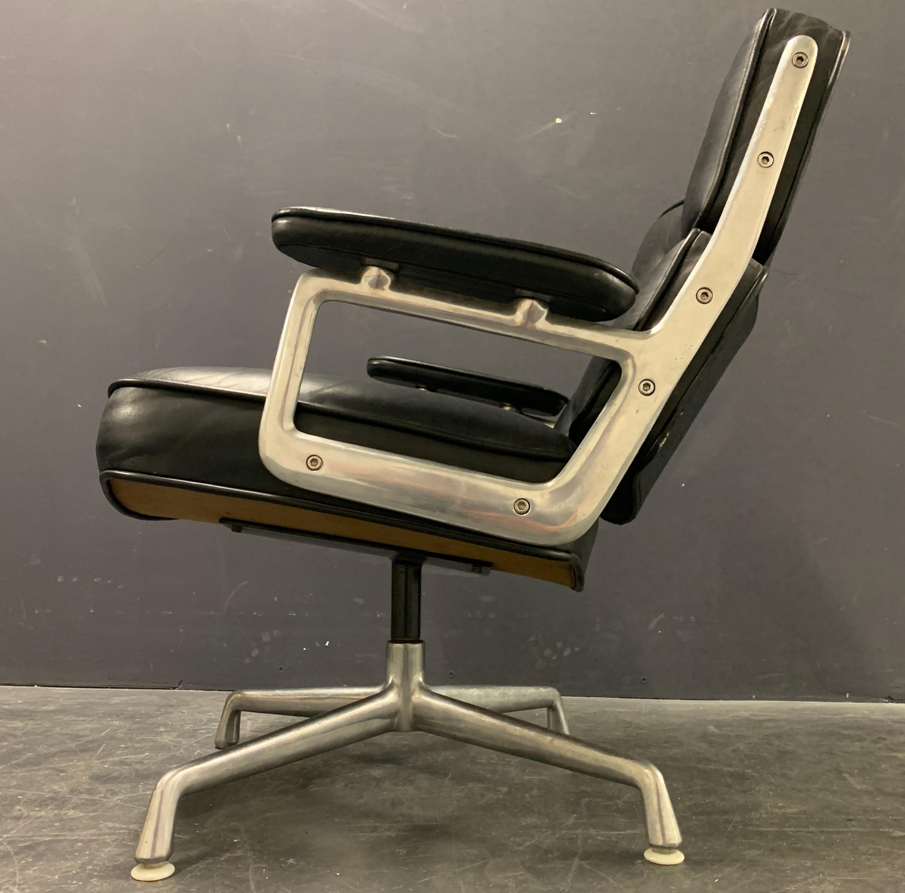 Mid-Century Modern Nice Pair of Charles Eames Lobby Chairs