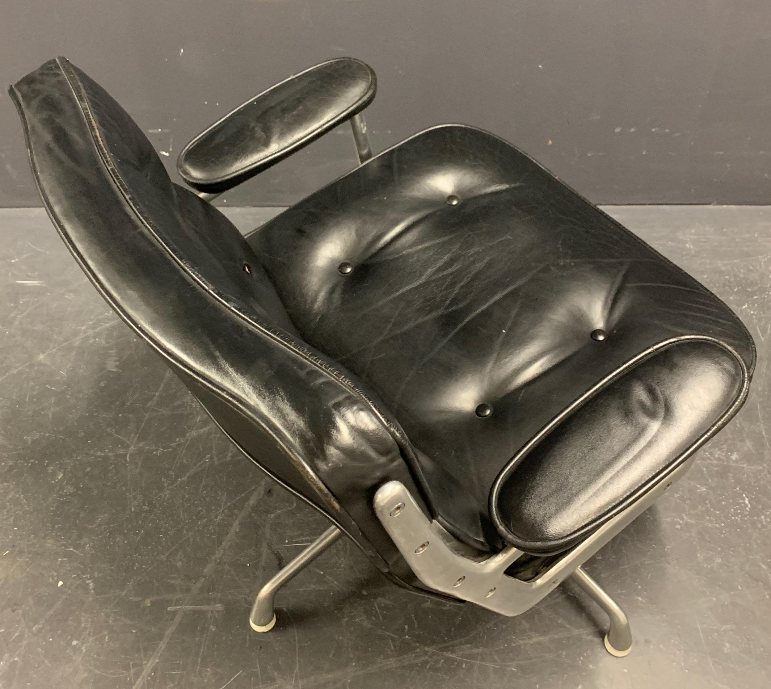 Nice Pair of Charles Eames Lobby Chairs In Fair Condition In Munich, DE