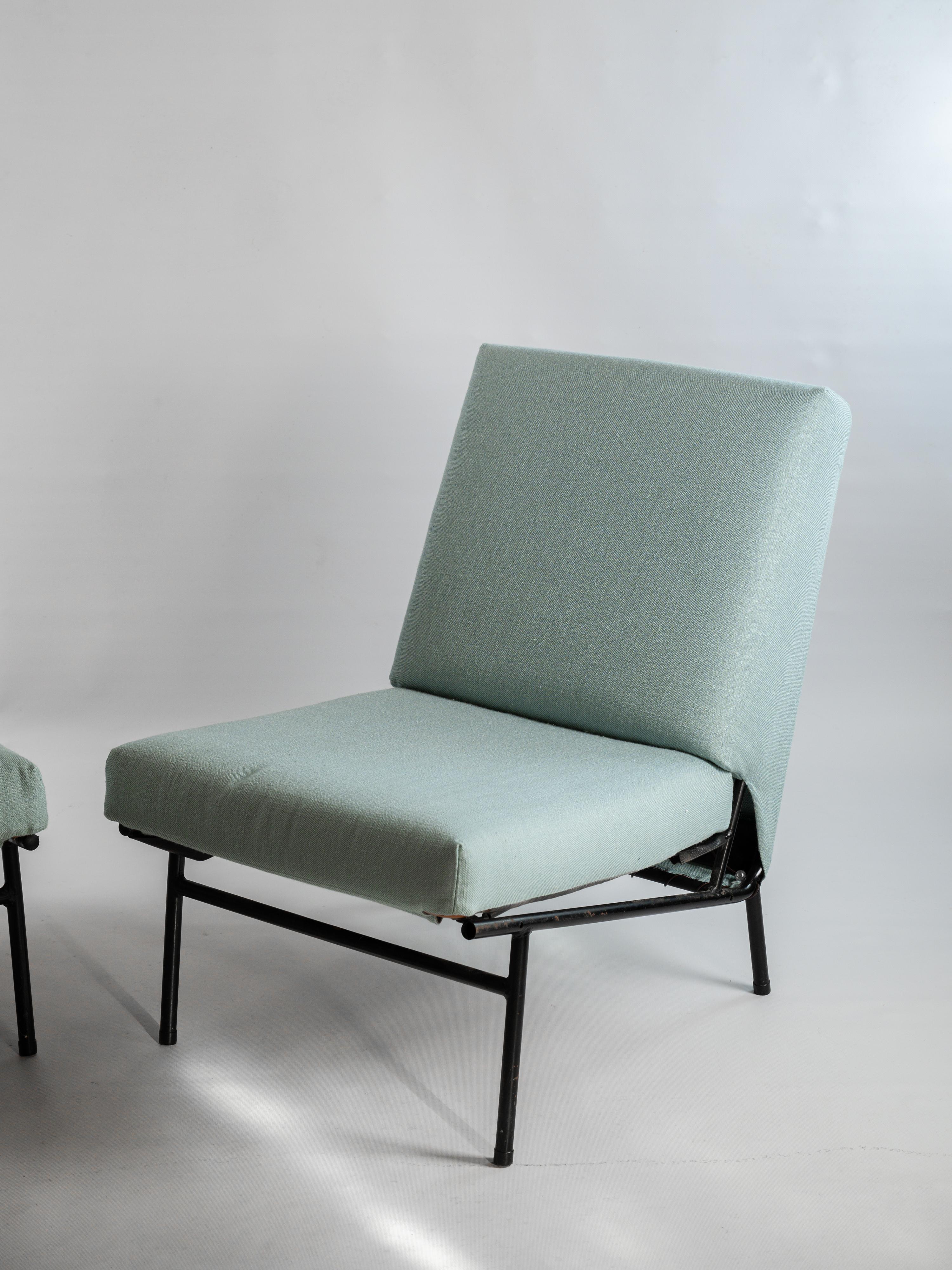 Mid-Century Modern Nice pair of G10 Chauffeuse Armchairs design by Pierre Guariche for Airborne For Sale