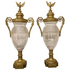 Jolie paire de vases de style Empire en bronze doré et cristal taillé de la fin du XIXe siècle