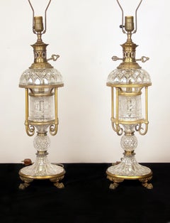 Bonita pareja de lámparas de bronce dorado y cristal francés de finales del siglo XIX-principios del XX