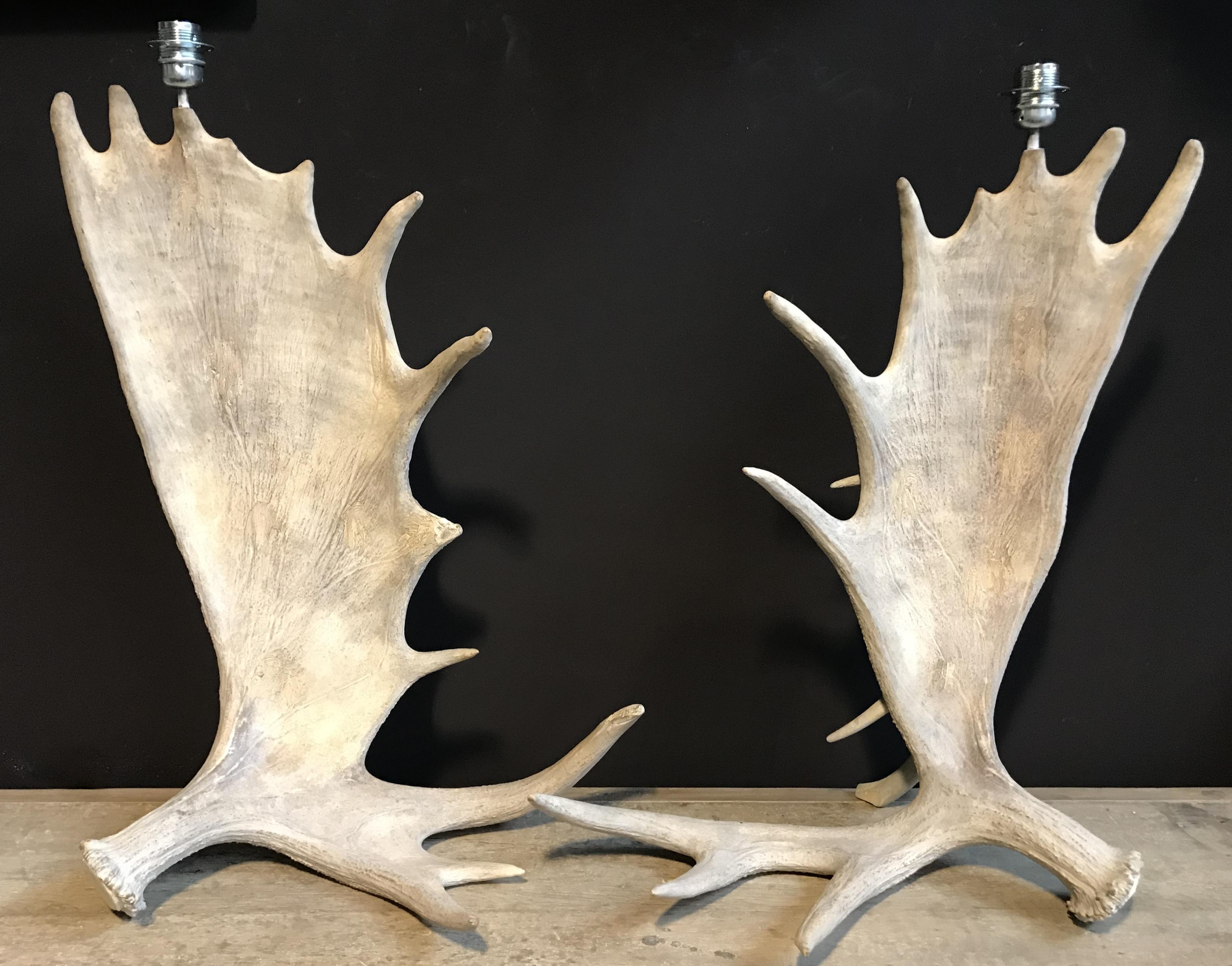 Nice Pair of Table Lamps Made of Canadian Moose Antlers In Excellent Condition In Eindhoven, NL