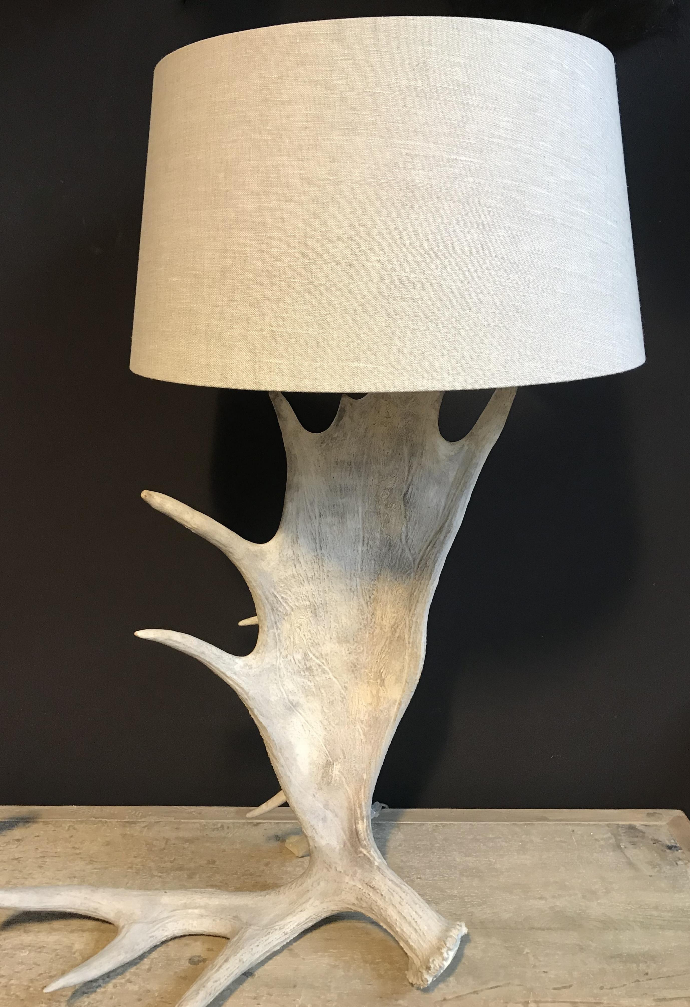Nice Pair of Table Lamps Made of Canadian Moose Antlers 1
