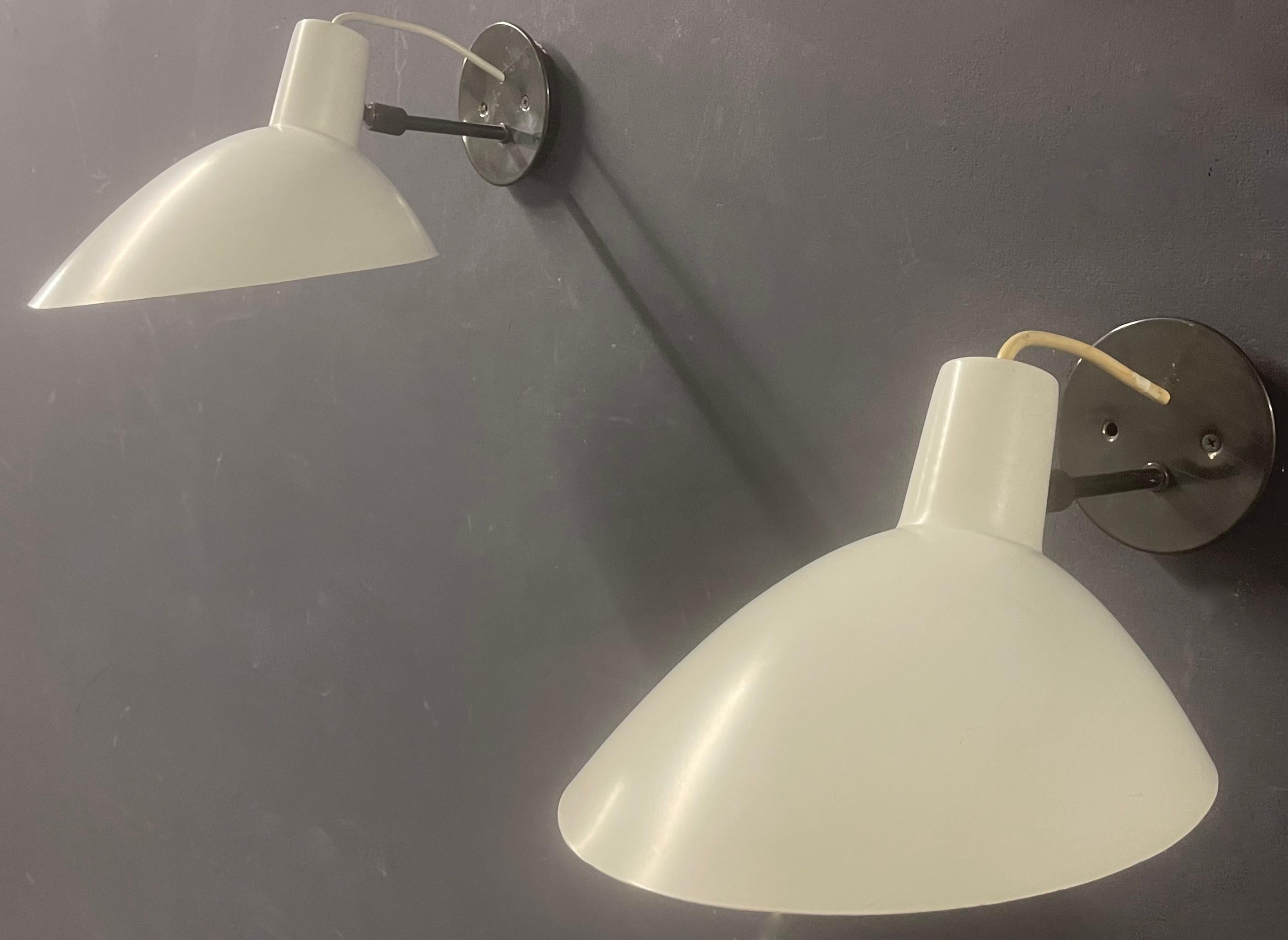 nice pair of vittoriano vigano wall sconces for arteluce For Sale 2