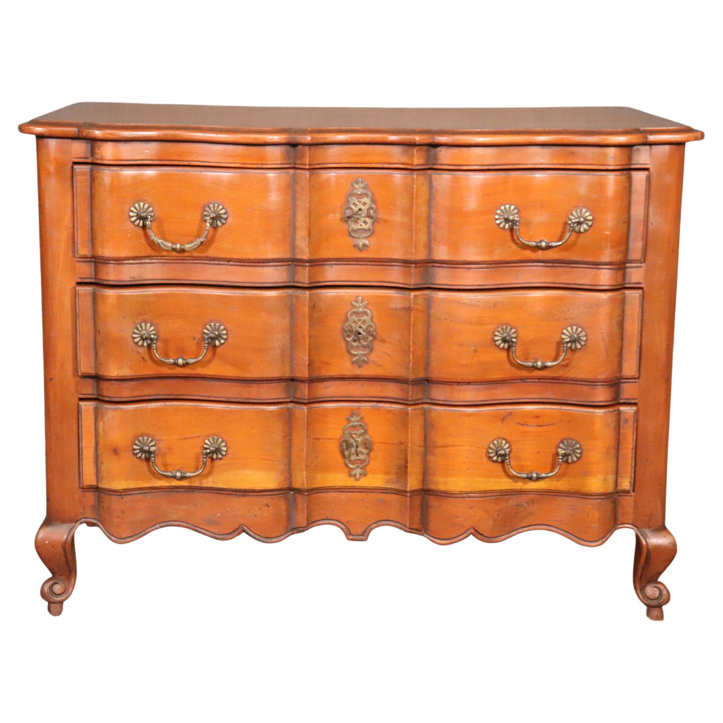 Nice Quality French Provincial Louis XV Commode Dresser