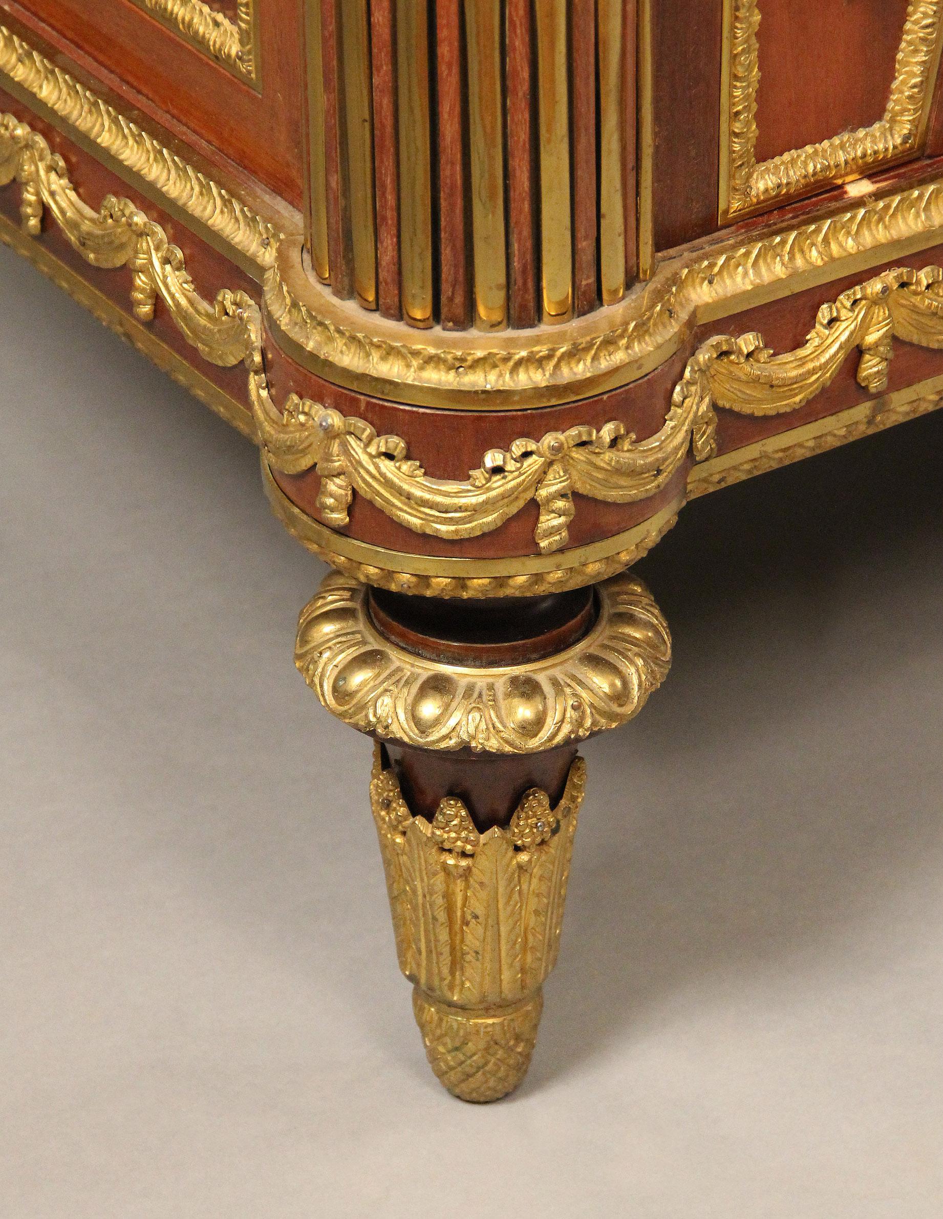 Nice Quality Late 19th Century Gilt Bronze Mounted Commode A Vantaux, Léon Kahn 1