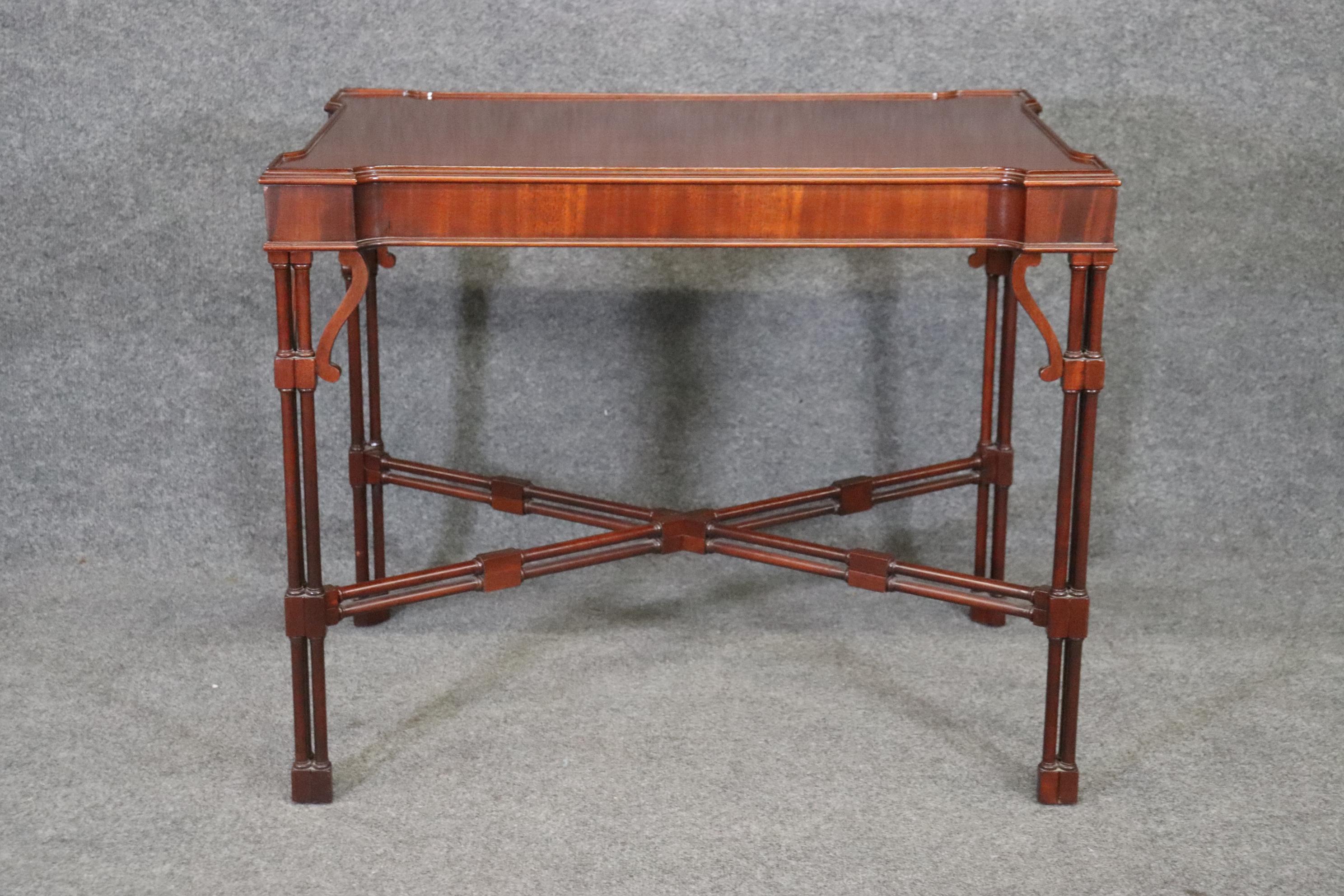 Chinese Chippendale Nice Quality Mahogany Drexel Faux Bamboo Chippendale Style Tea Center Table