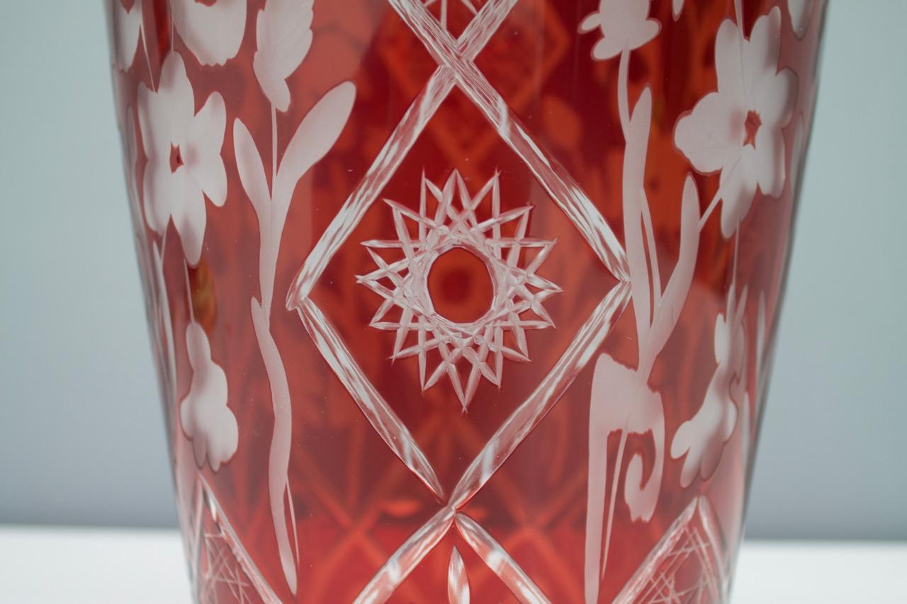 Nice Red Glass Vase from France, 1950s In Good Condition In Frankfurt / Dreieich, DE