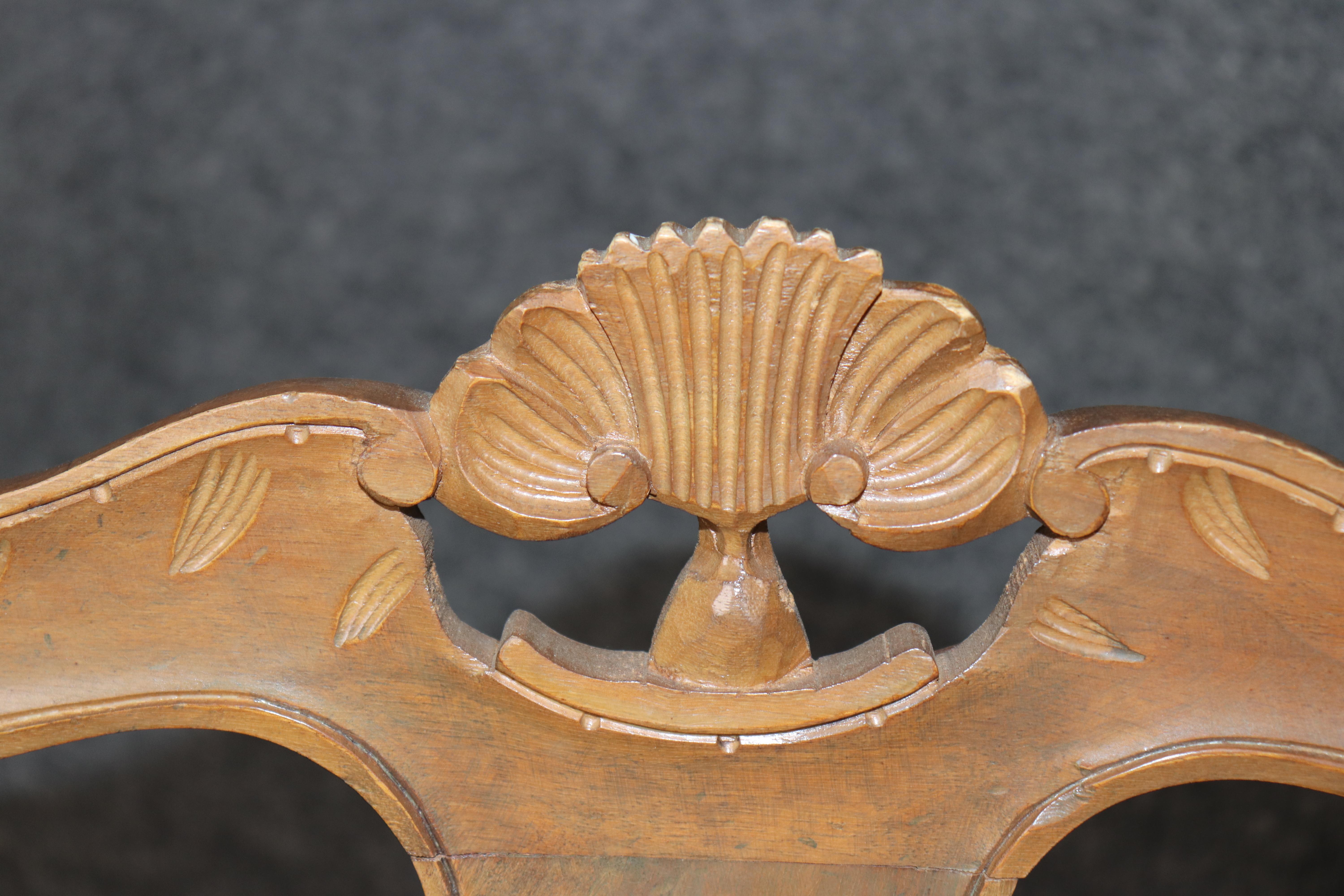 Bel ensemble de 10 chaises de salle à manger à canne Louis XV en noyer de fabrication italienne, circa 1920 en vente 10