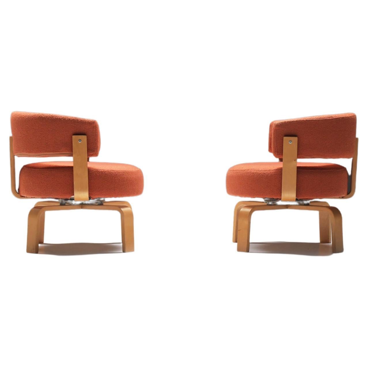 Magnifique paire de fauteuils pivotants 'Fridene'.  Encore 100% d'origine.  Signé.
Conçu par Carina Bengs pour Ikea en 2004.

Produit pendant un an seulement avant d'être abandonné, ce design rare est devenu une pièce de collection recherchée. Les