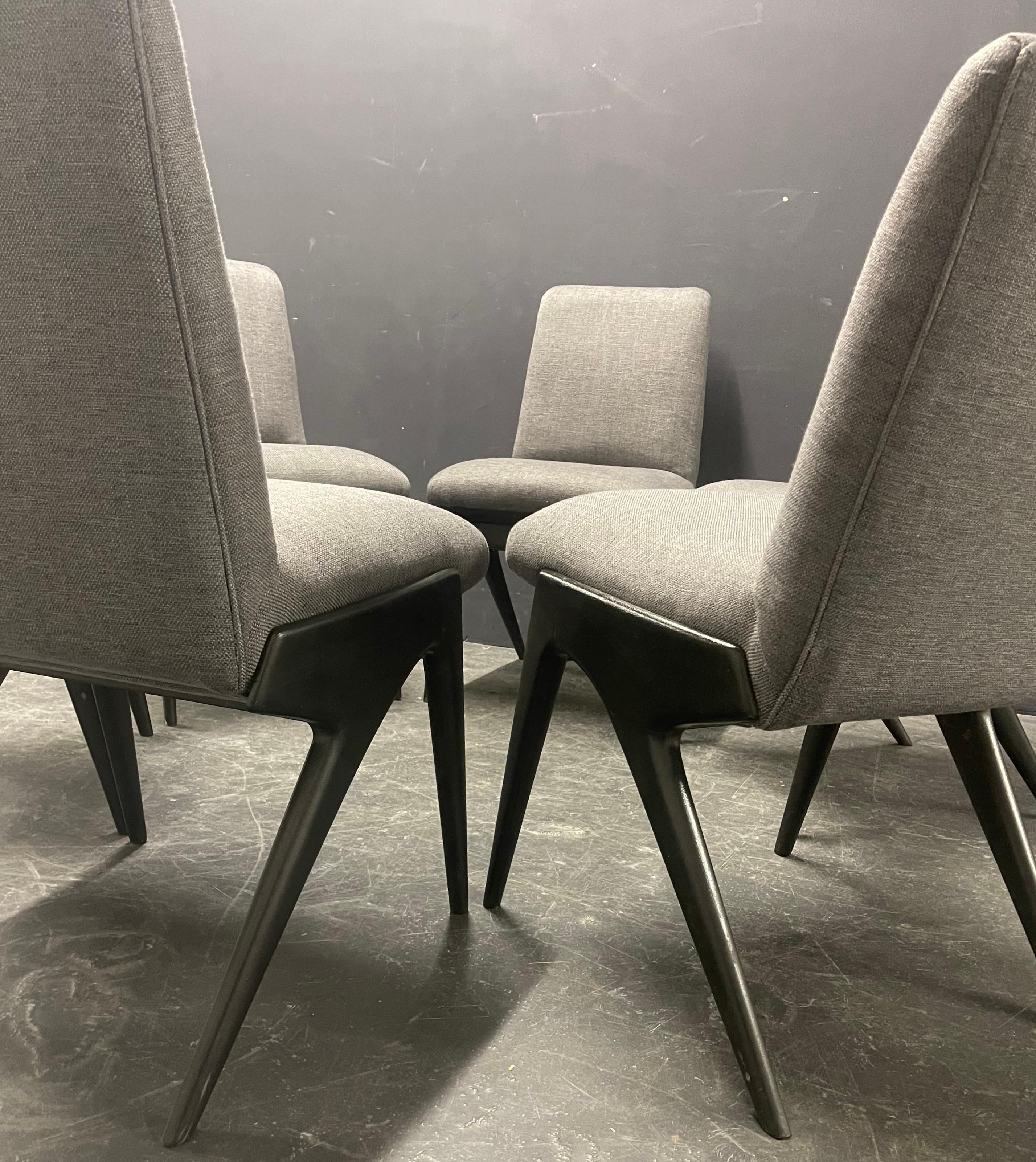 Nice Set of Organic Chairs In Fair Condition For Sale In Munich, DE