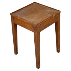 Jolie table d'appoint en chêne dans le style de Jean-Michel Frank