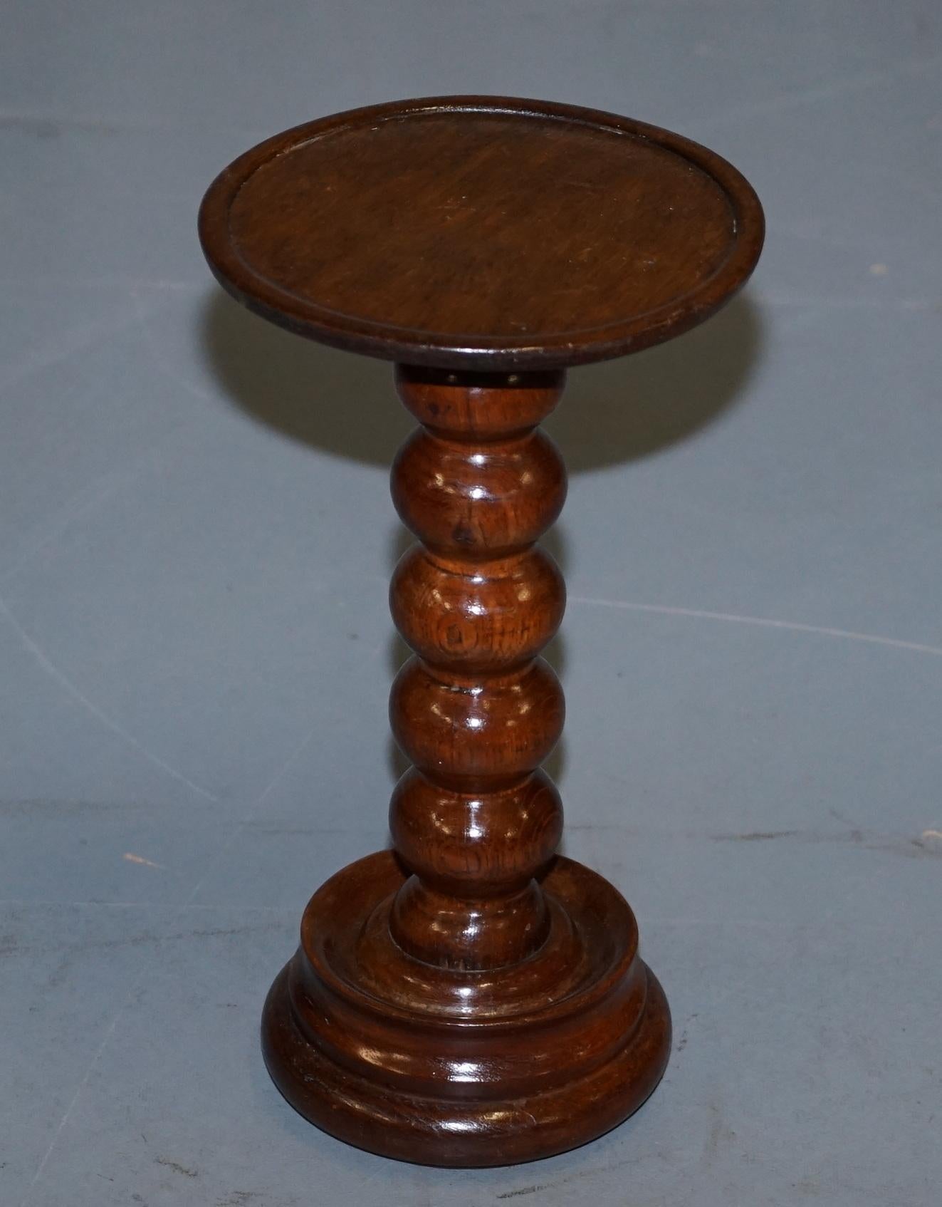 We are delighted to offer for sale this original Victorian walnut Bobbin turned base side table 

A good looking well made table in excellent order, ideally suited for a single lamp.

We have cleaned waxed and polished it from top to bottom,