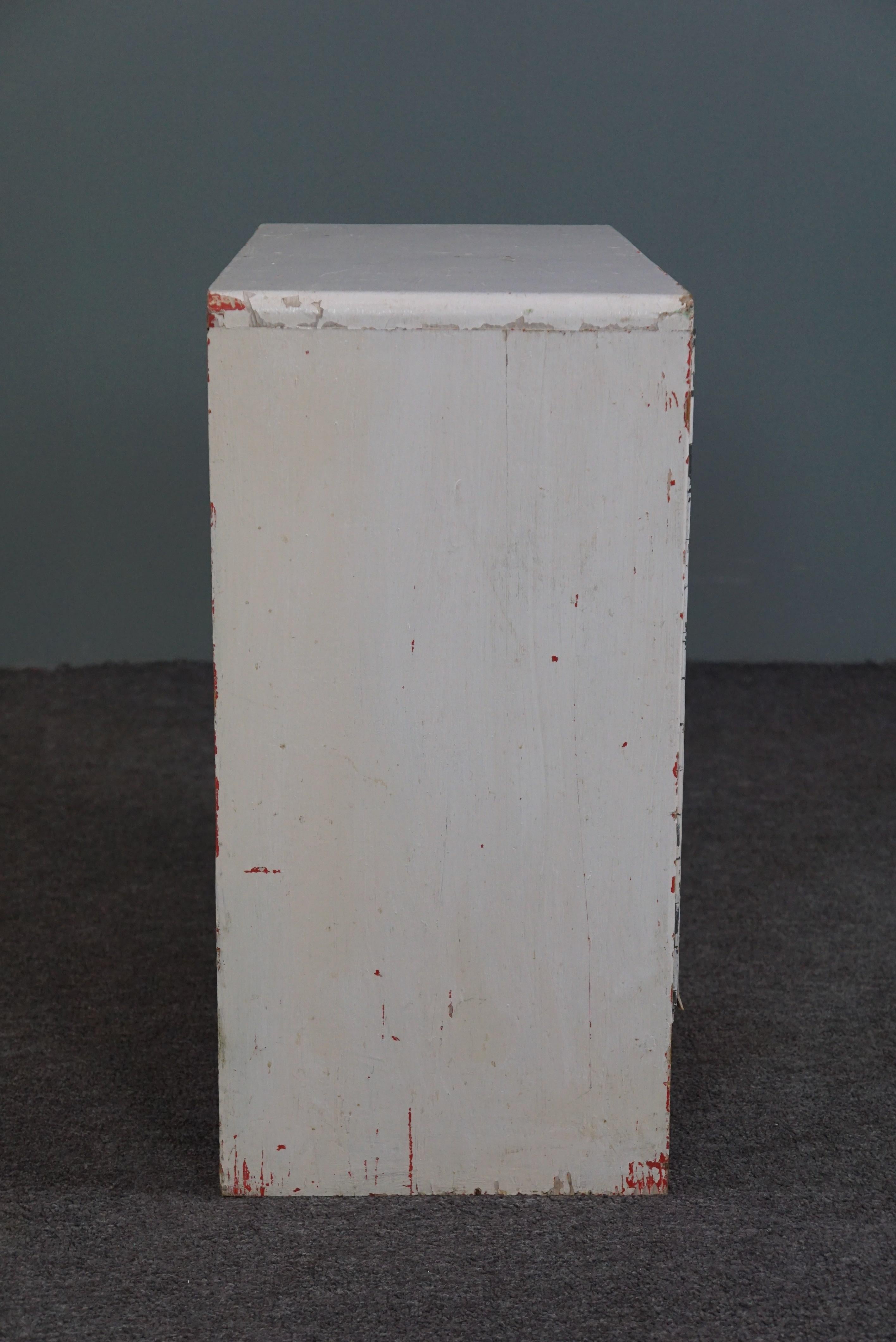 Hand-Crafted Nice sturdy white wooden cabinet For Sale