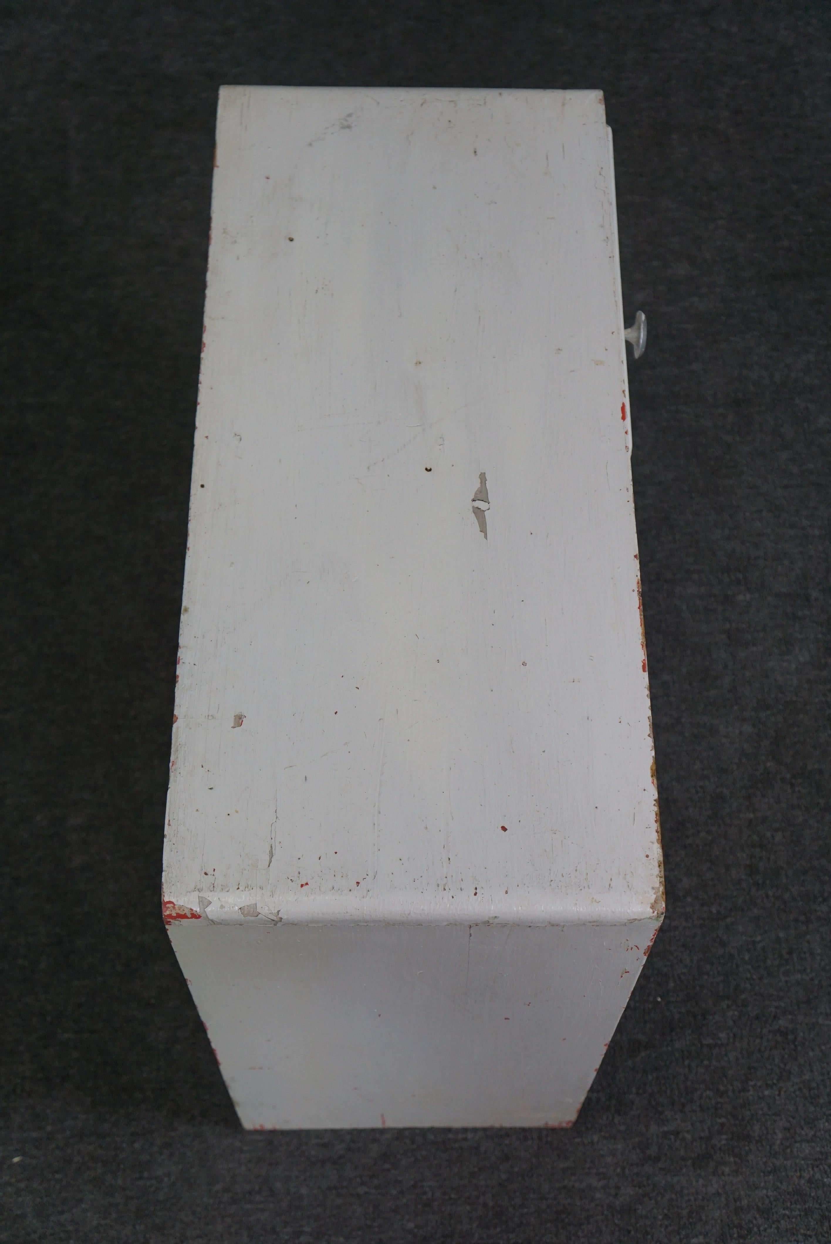 Wood Nice sturdy white wooden cabinet For Sale
