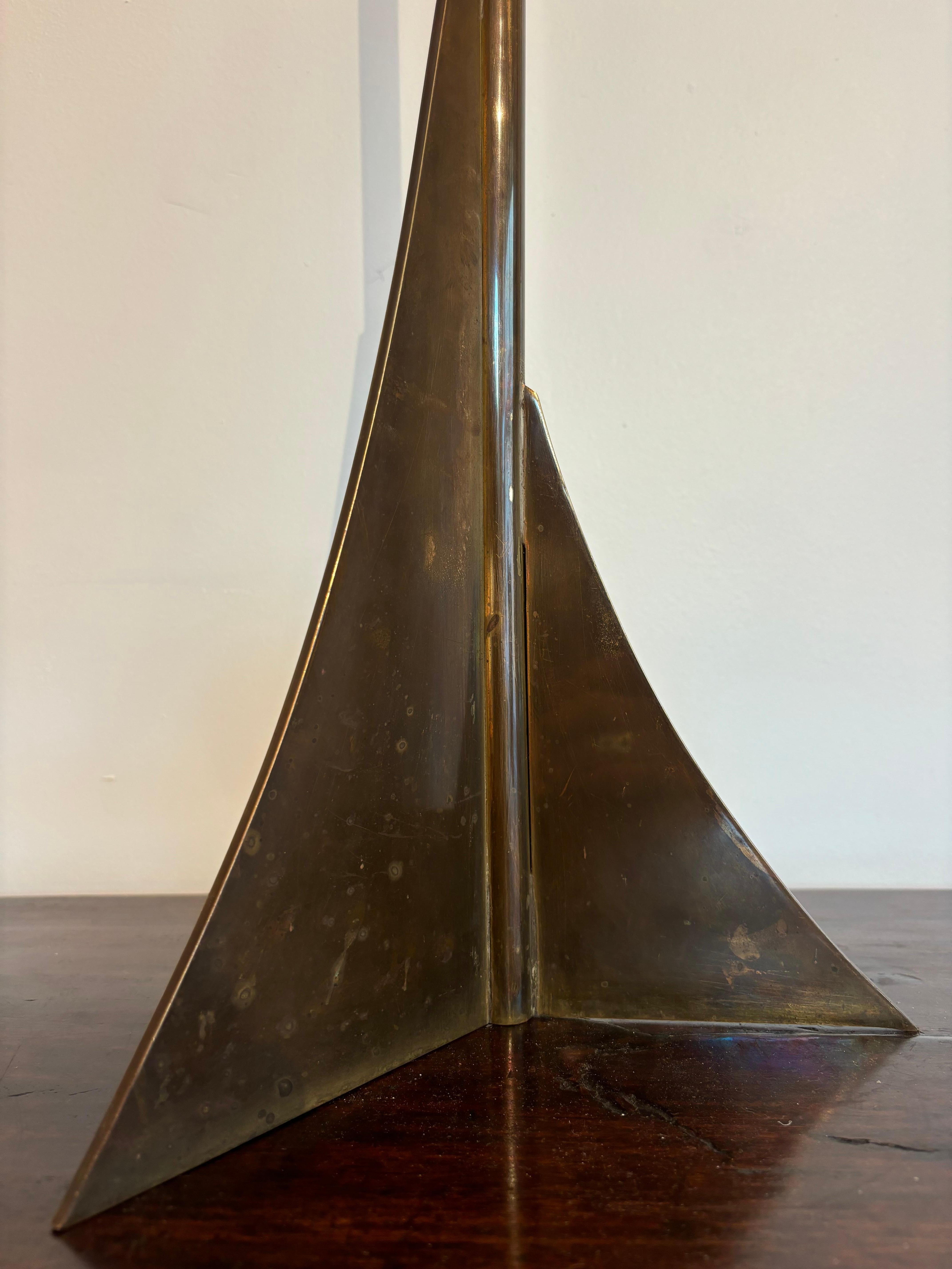 Bonita lámpara de mesa atribuida a Philippe Hiquily en venta 4