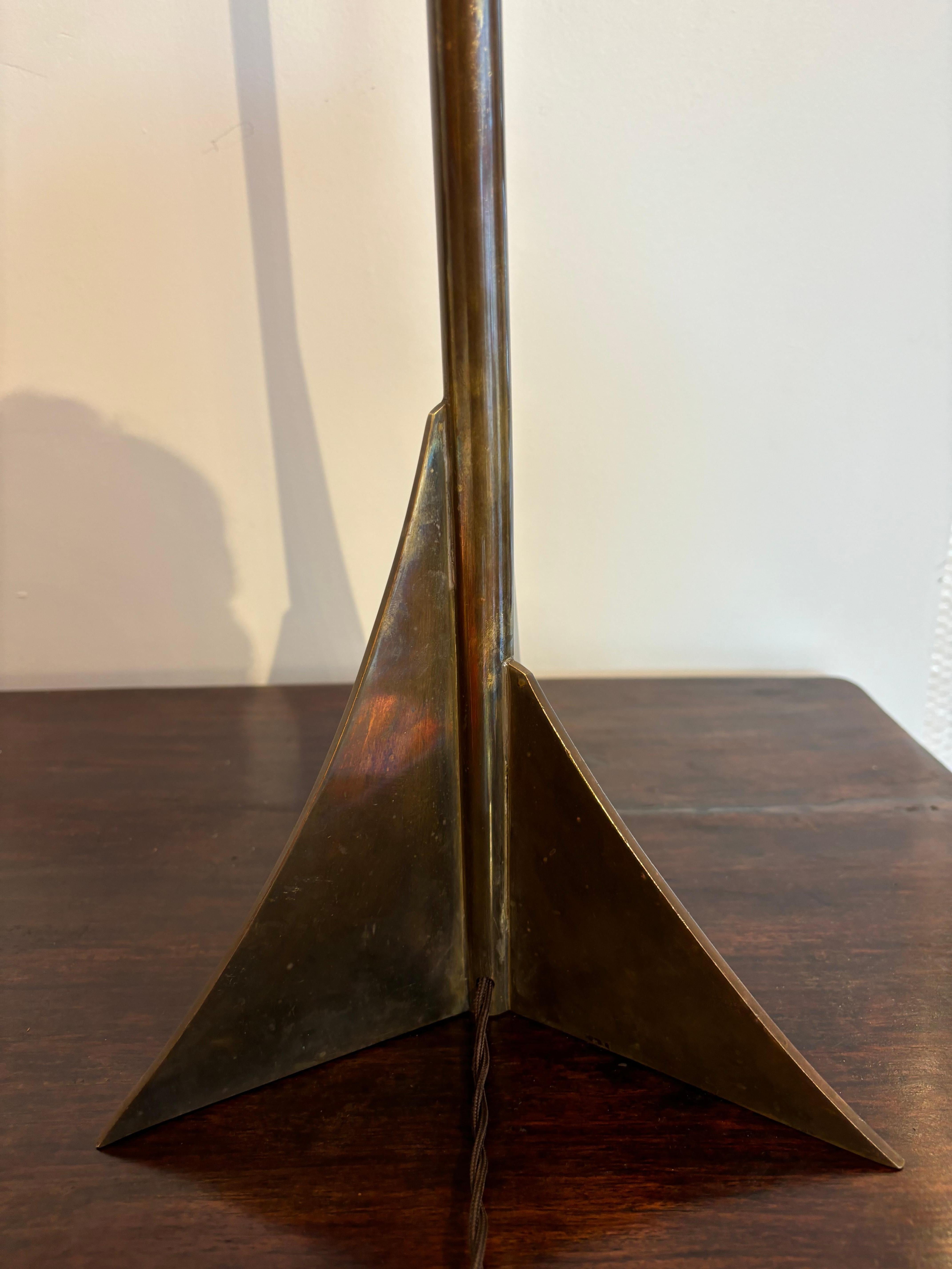 Bonita lámpara de mesa atribuida a Philippe Hiquily en venta 7