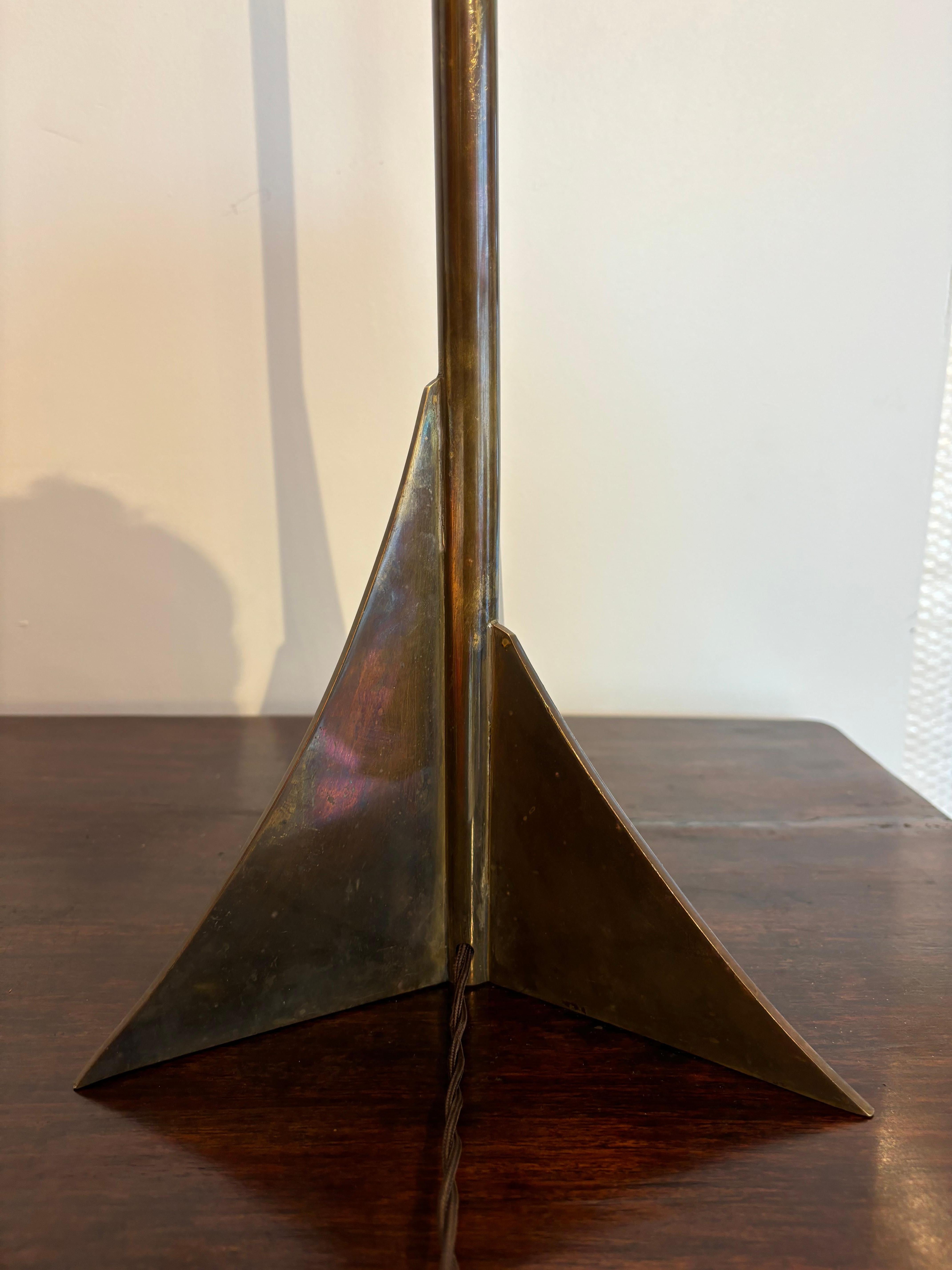 Bonita lámpara de mesa atribuida a Philippe Hiquily en venta 8