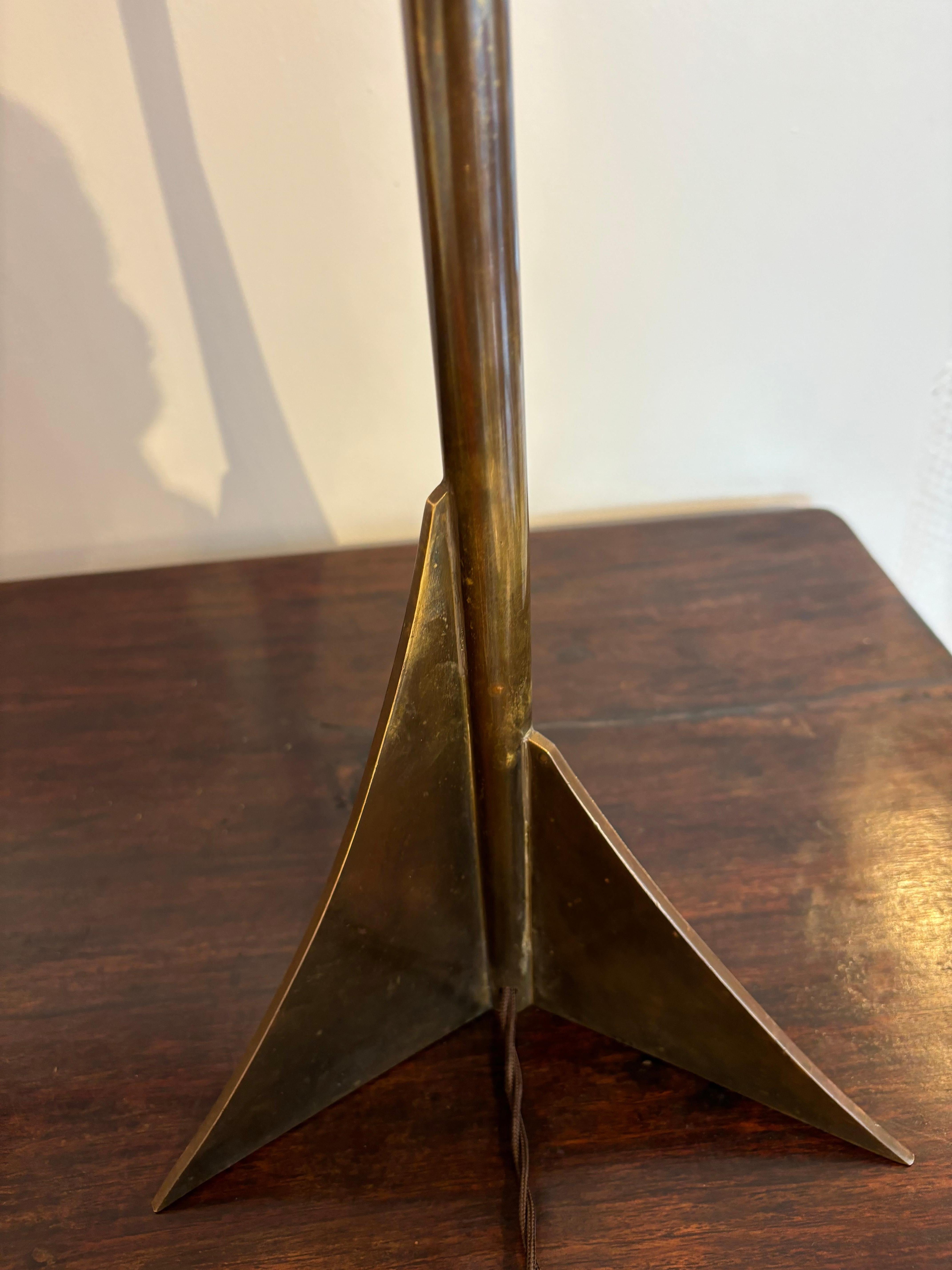 Bonita lámpara de mesa atribuida a Philippe Hiquily en venta 9