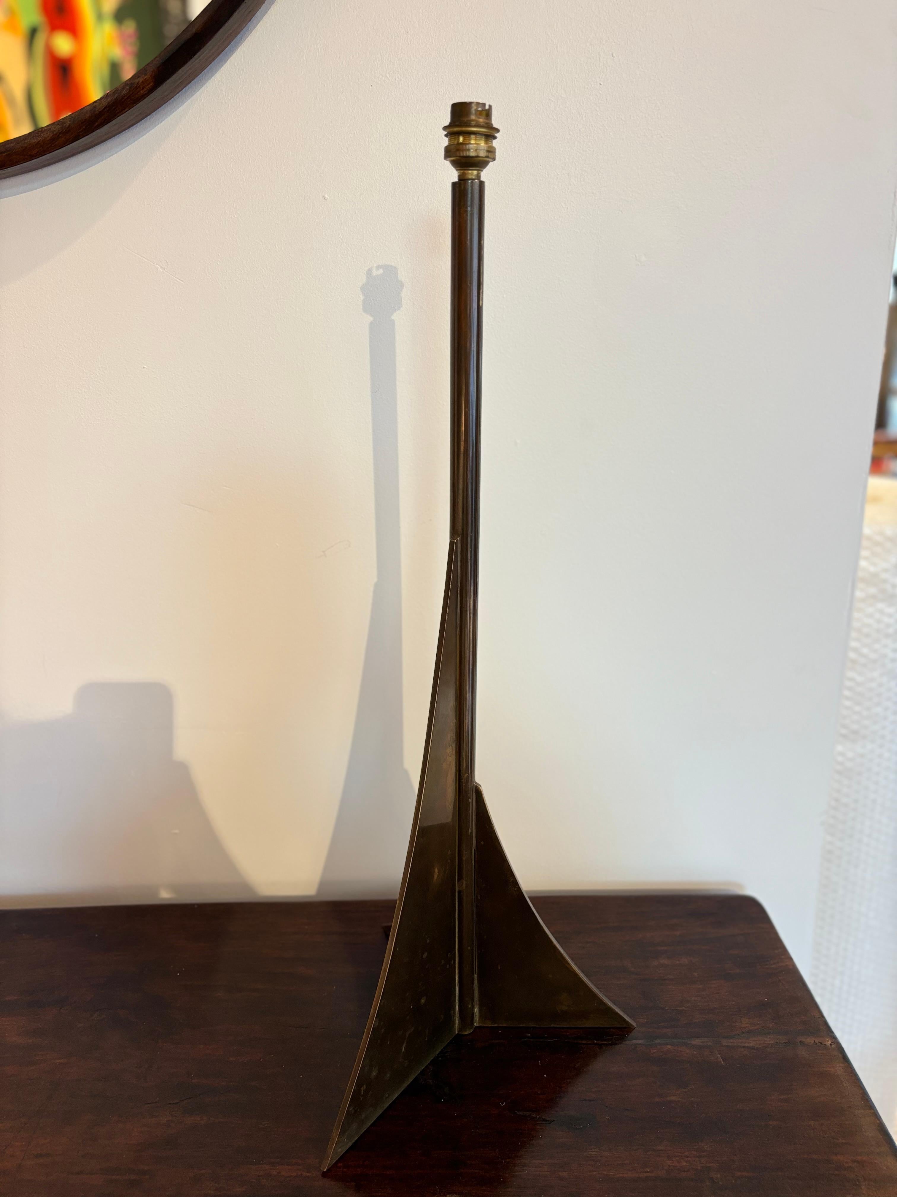 Bonita lámpara de mesa atribuida a Philippe Hiquily Moderno en venta