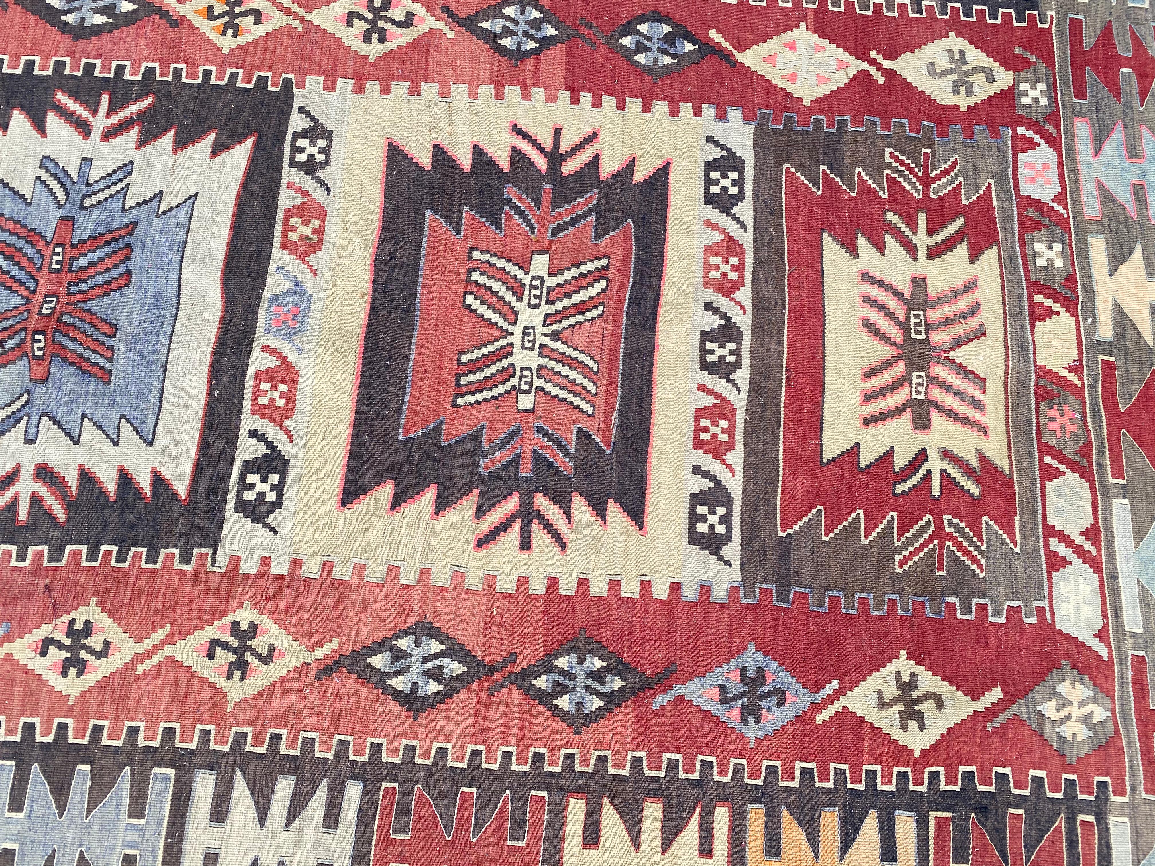 Bobyrug’s Nice Vintage Anatolian Turkish Kilim In Good Condition For Sale In Saint Ouen, FR