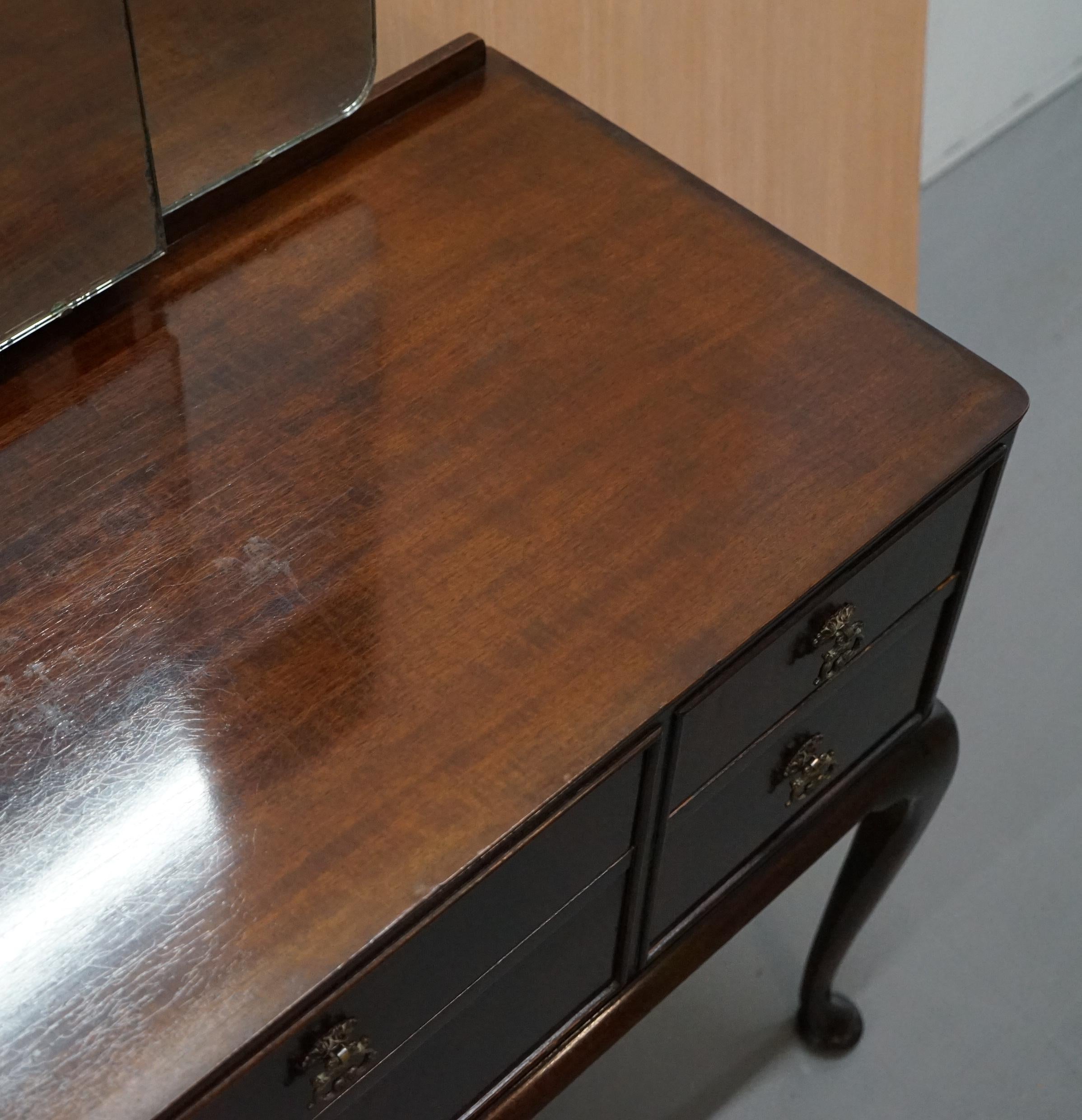 Hand-Crafted Nice Vintage Beithcraft Furniture Mahogany Dressing Table Part of Lovely Suite