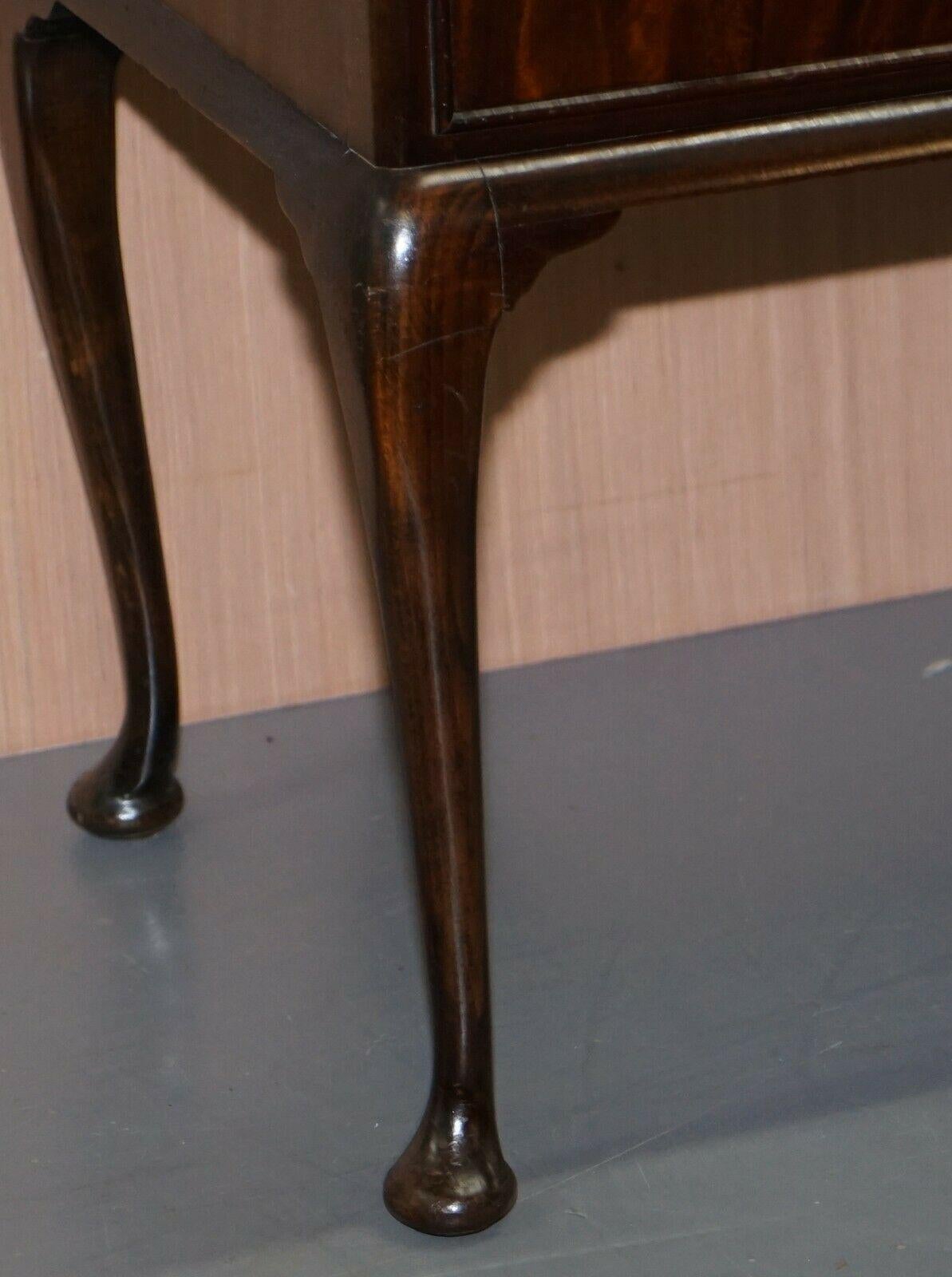 20th Century Nice Vintage Beithcraft Furniture Mahogany Dressing Table Part of Lovely Suite