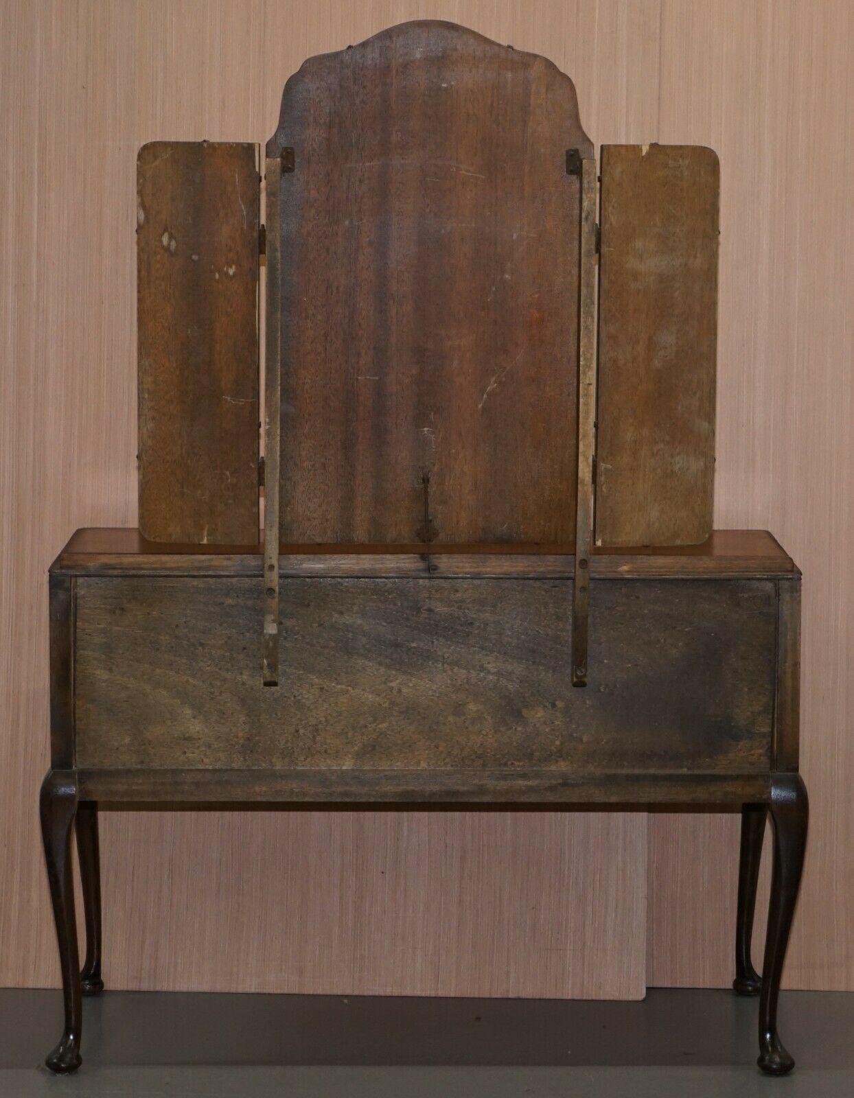 20th Century Nice Vintage Beithcraft Furniture Mahogany Dressing Table Part of Lovely Suite