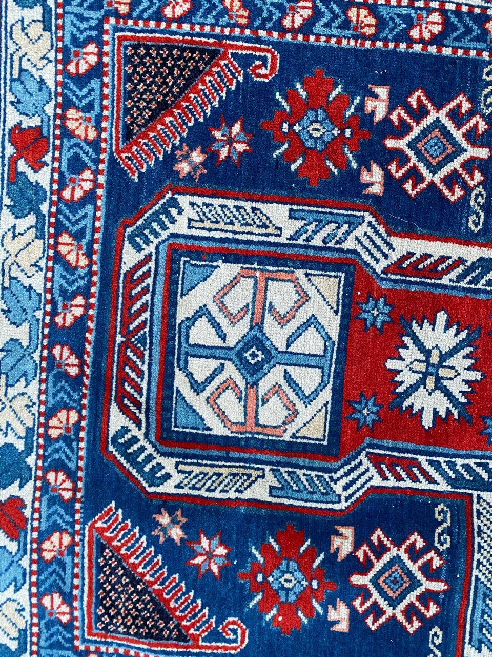 Bobyrug's Nice Vintage Kaukasisch Chirwan Teppich (Handgeknüpft) im Angebot