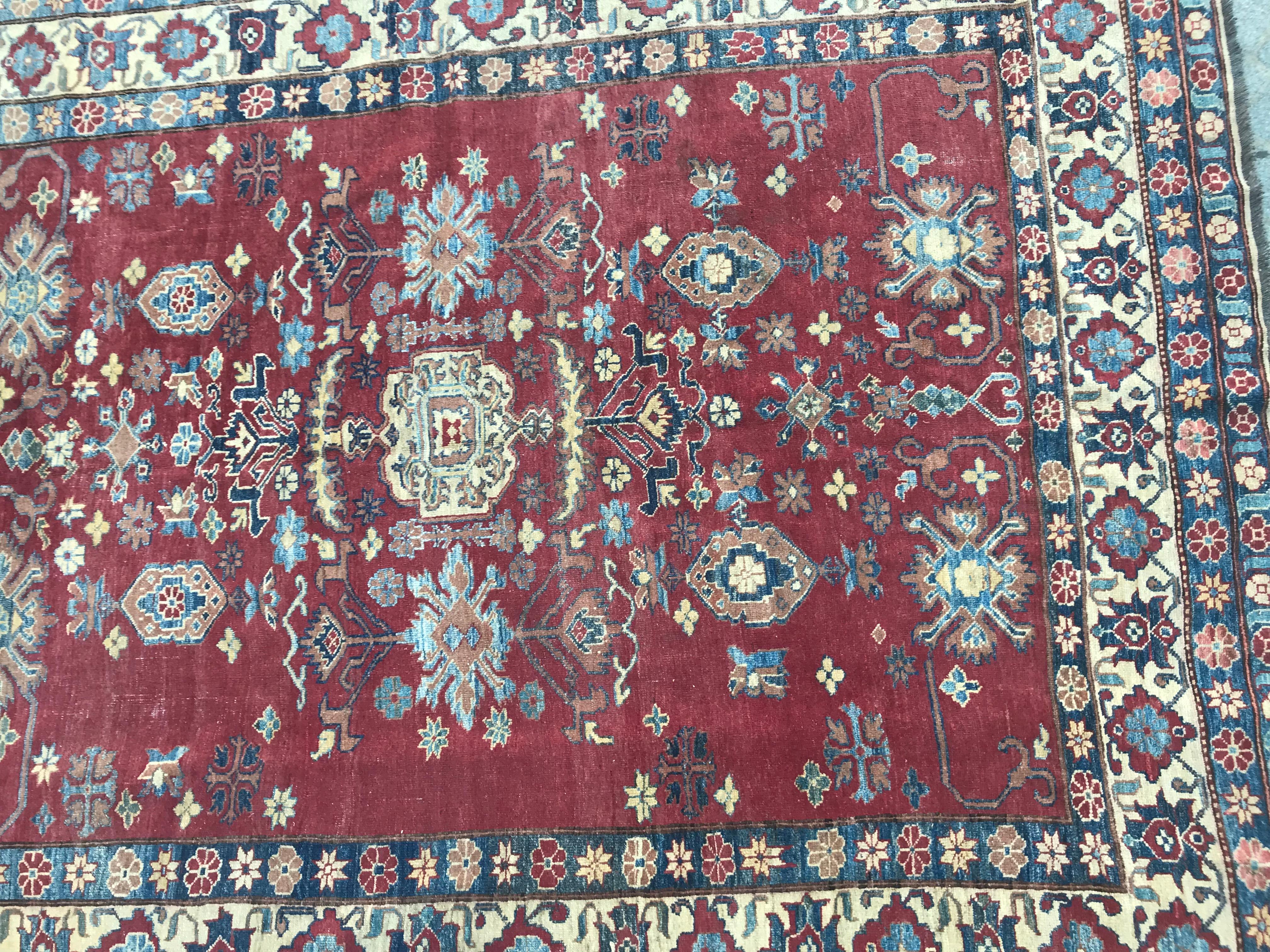 Beautiful Afghan rug, Persian Sultanabad design, with nice colors with red, blue, beige and purple, early 21st century, entirely hand knotted with wool velvet on cotton foundation.

✨✨✨
