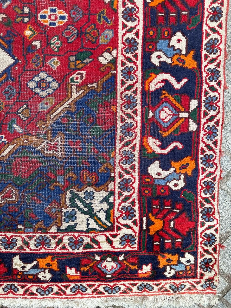 Nice vintage distressed Bakhtiar rug In Fair Condition For Sale In Saint Ouen, FR