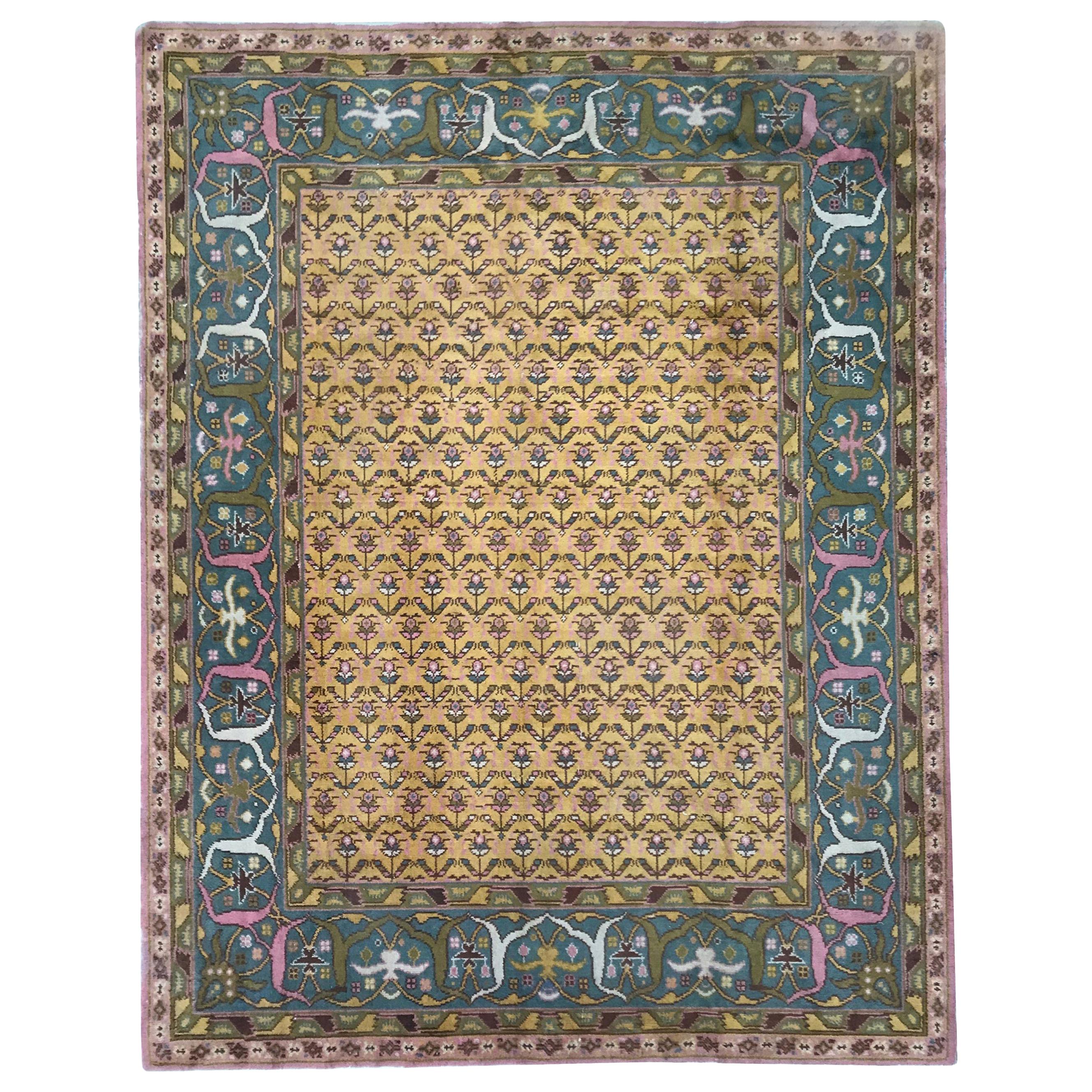 Joli tapis européen espagnol vintage