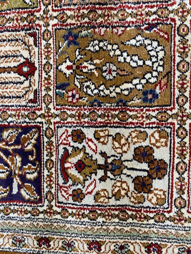 Schöner Vintage-Teppich aus feiner Seide im Hereke-Stil im Angebot 4