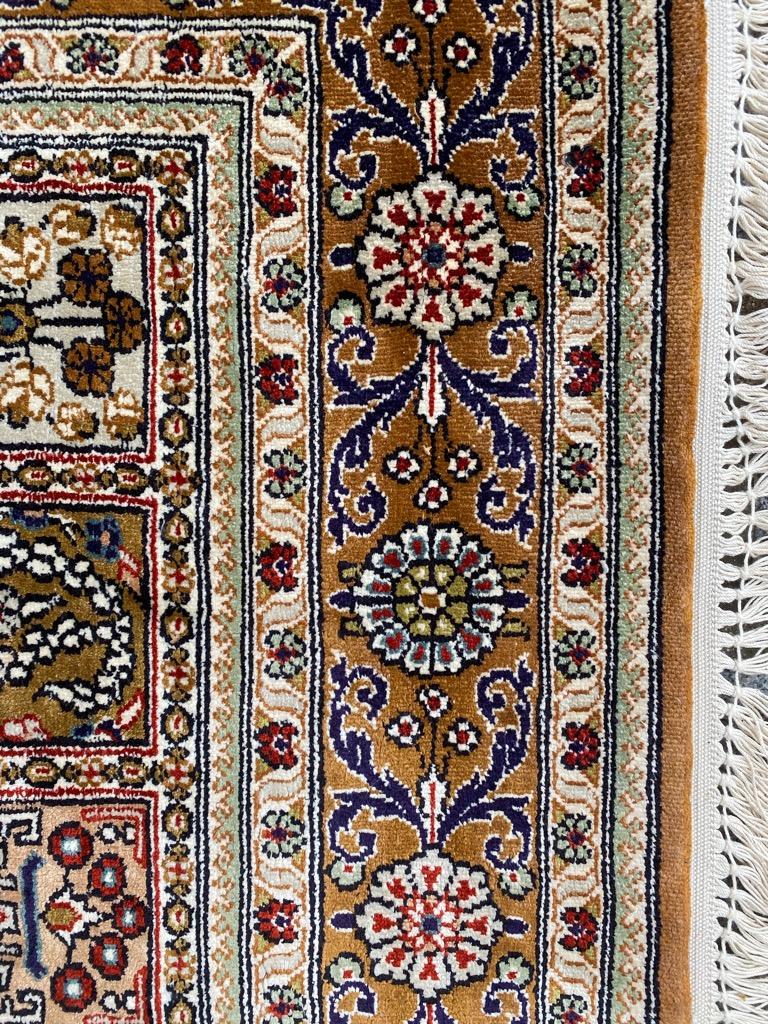 Schöner Vintage-Teppich aus feiner Seide im Hereke-Stil im Angebot 6