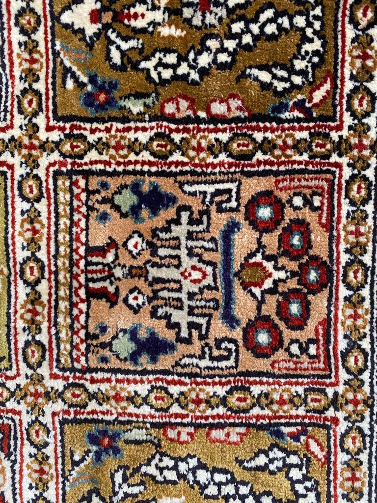 Schöner Vintage-Teppich aus feiner Seide im Hereke-Stil im Angebot 8