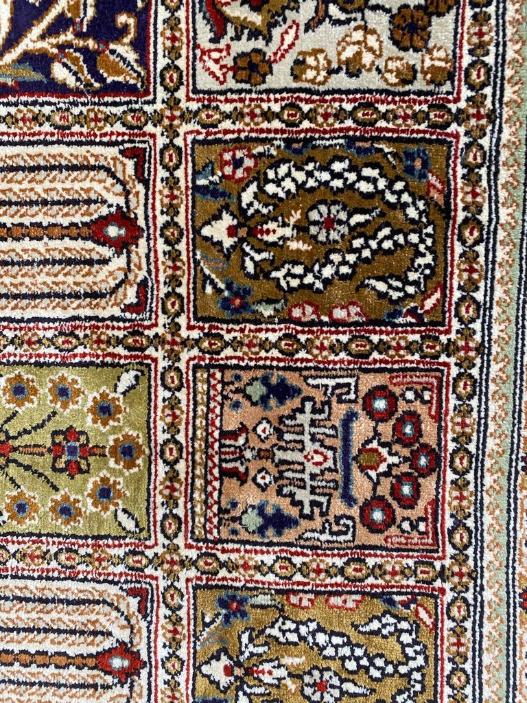 Schöner Vintage-Teppich aus feiner Seide im Hereke-Stil im Angebot 12