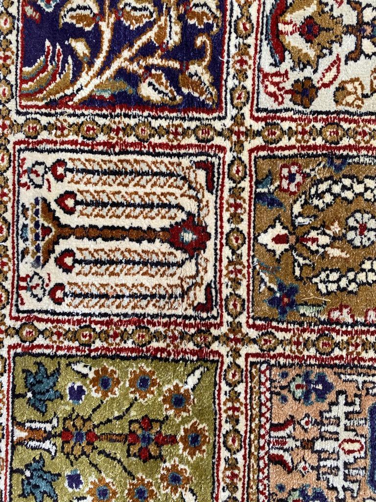 Schöner Vintage-Teppich aus feiner Seide im Hereke-Stil (20. Jahrhundert) im Angebot