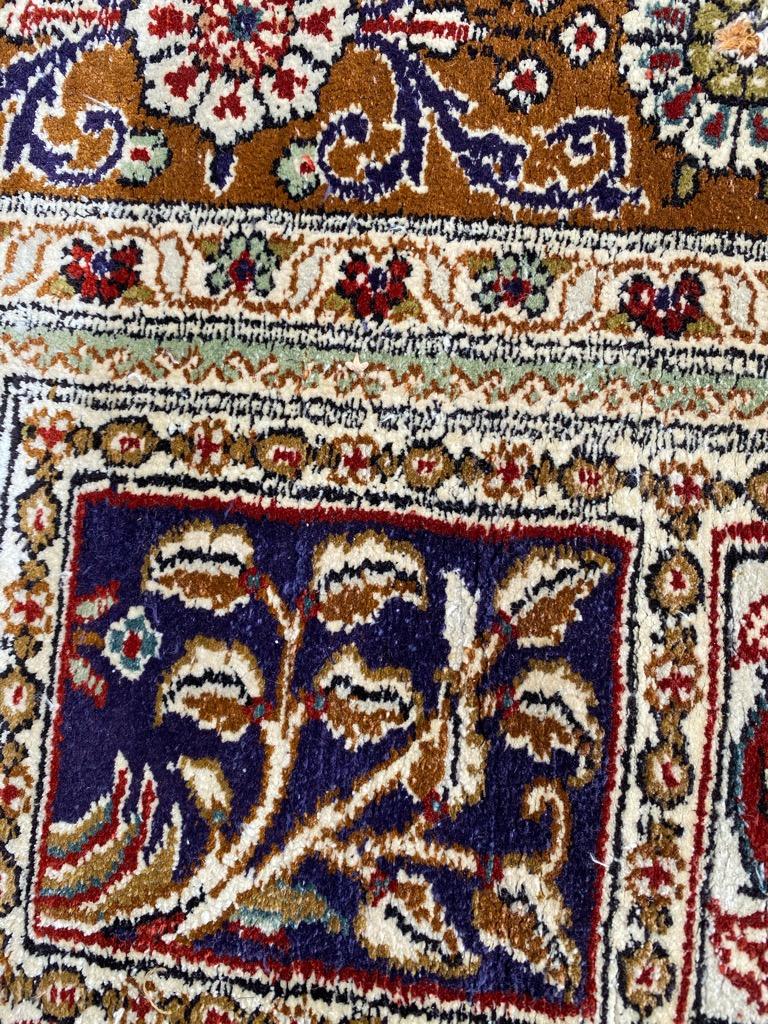 Schöner Vintage-Teppich aus feiner Seide im Hereke-Stil im Angebot 1
