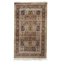 Magnifique tapis vintage en soie fine de style icike