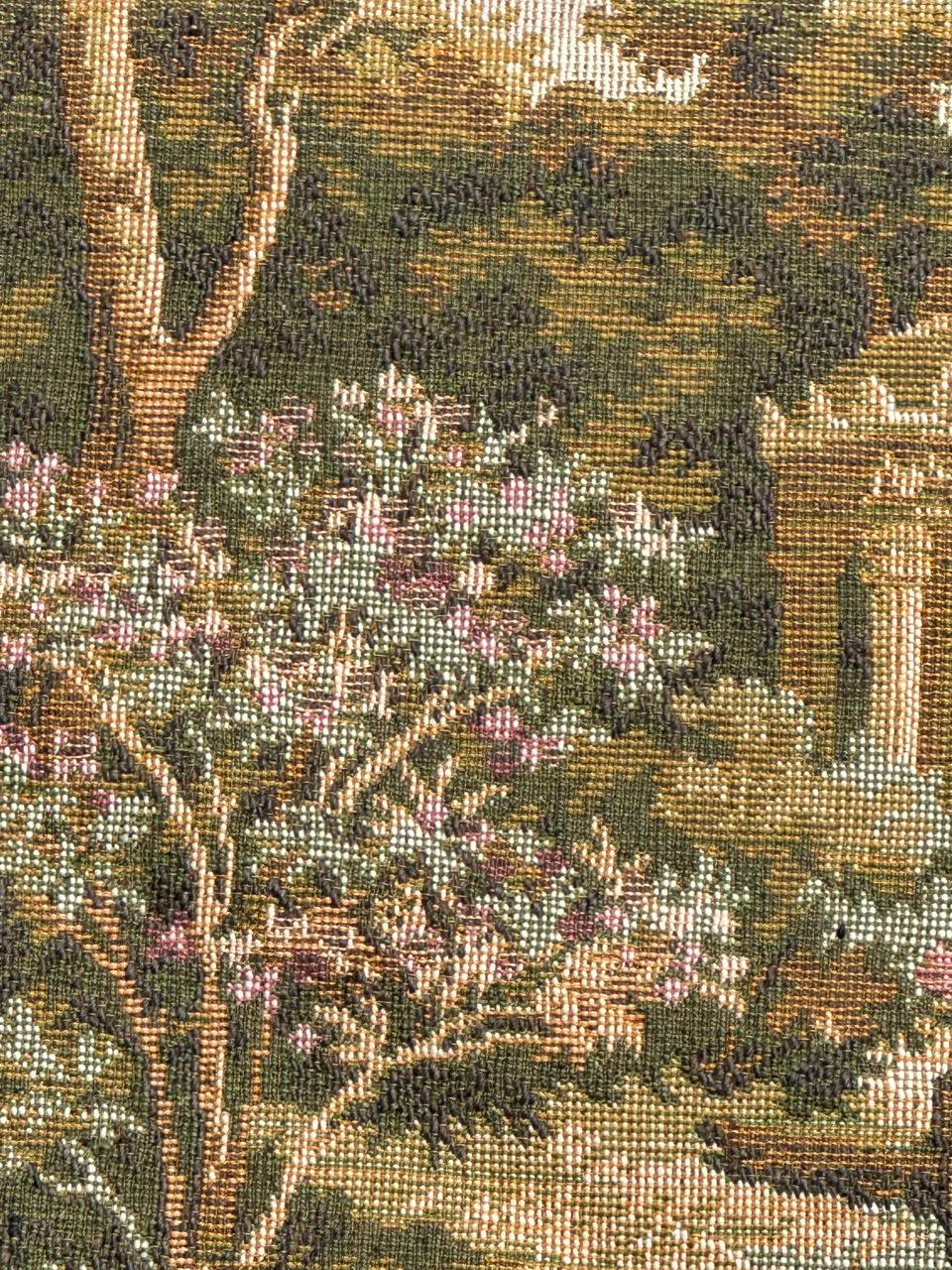 Schöner französischer Jacquard-Wandteppich im Aubusson-Stil im Aubusson-Stil mit Kissenfront (20. Jahrhundert) im Angebot