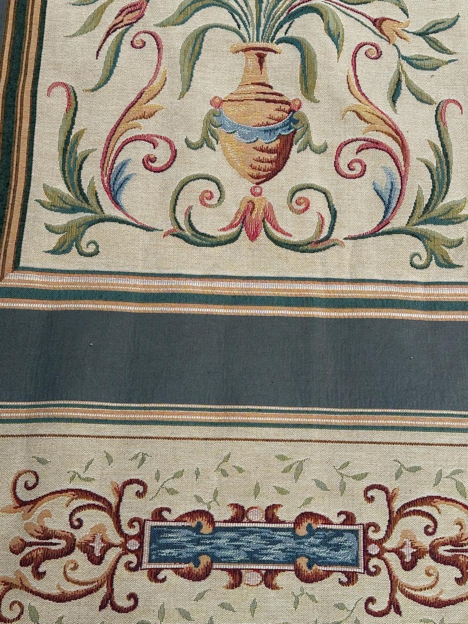 Schöner französischer Jacquard-Wandteppich im Aubusson-Stil mit Paneel im Aubusson-Stil im Zustand „Hervorragend“ im Angebot in Saint Ouen, FR