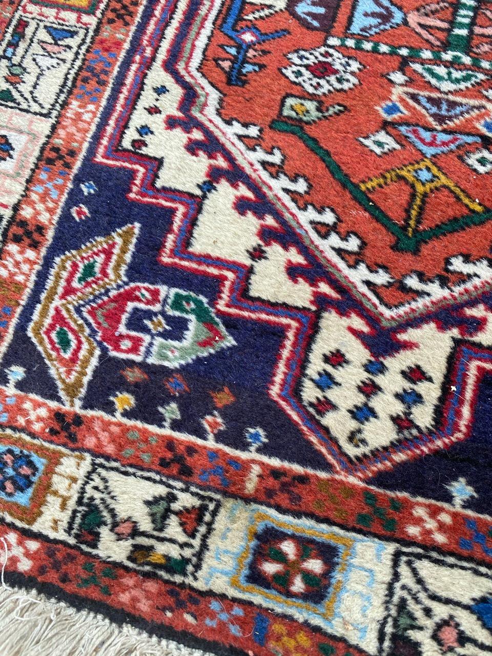 Bobyrug's Nice Vintage Heriz Läufer im Angebot 1