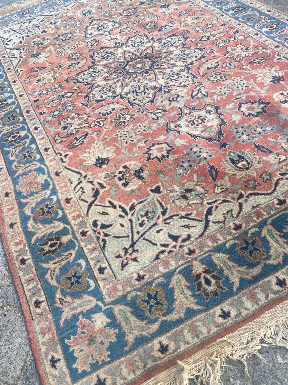 Bobyrug's Nice Vintage Isfahan Najafabad Rug en vente 3