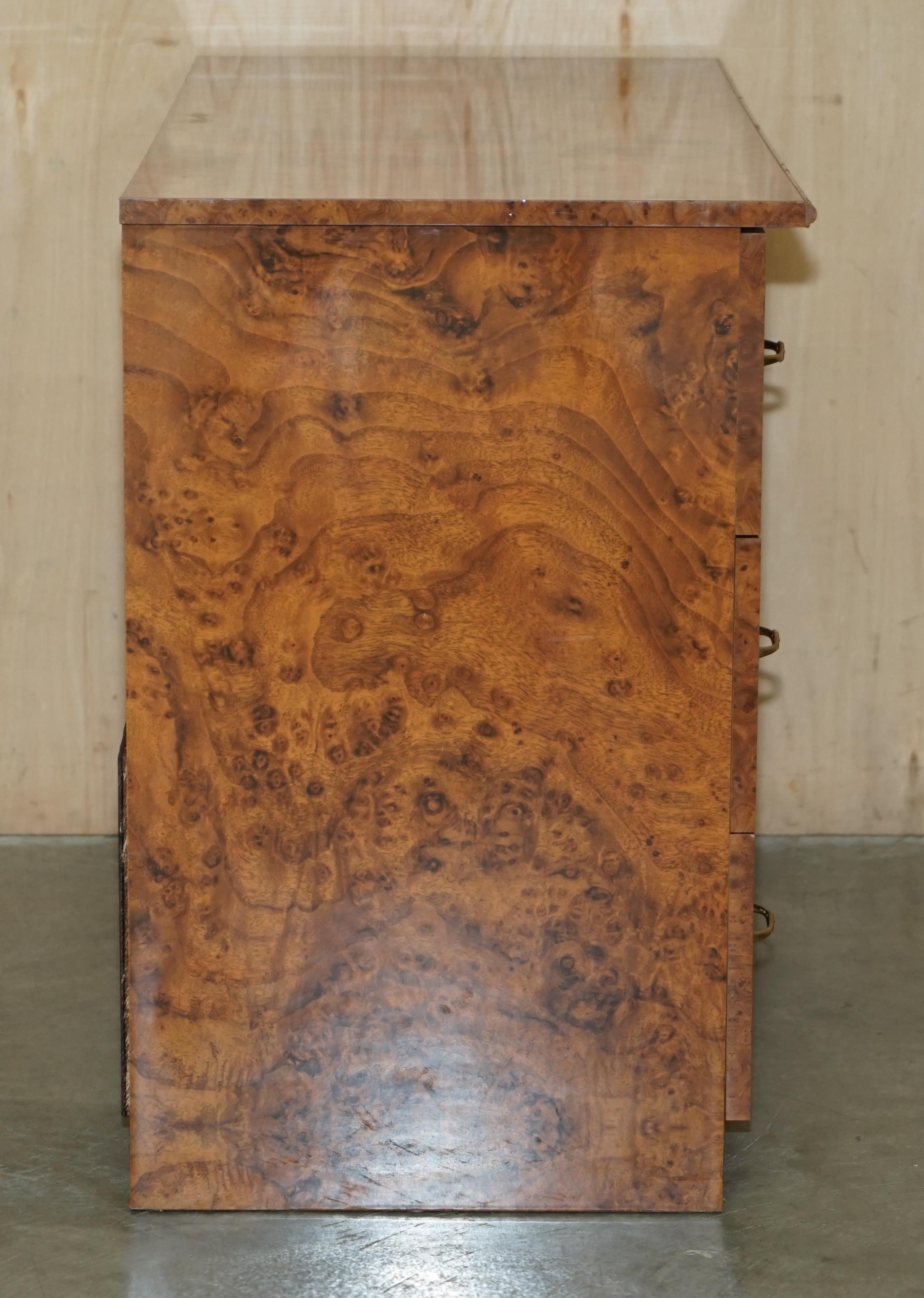 NICE ViNTAGE MADE IN ITALY BURR WALNUT VENEER CHEST OF DRAWERS PART OF A SUITE im Angebot 10