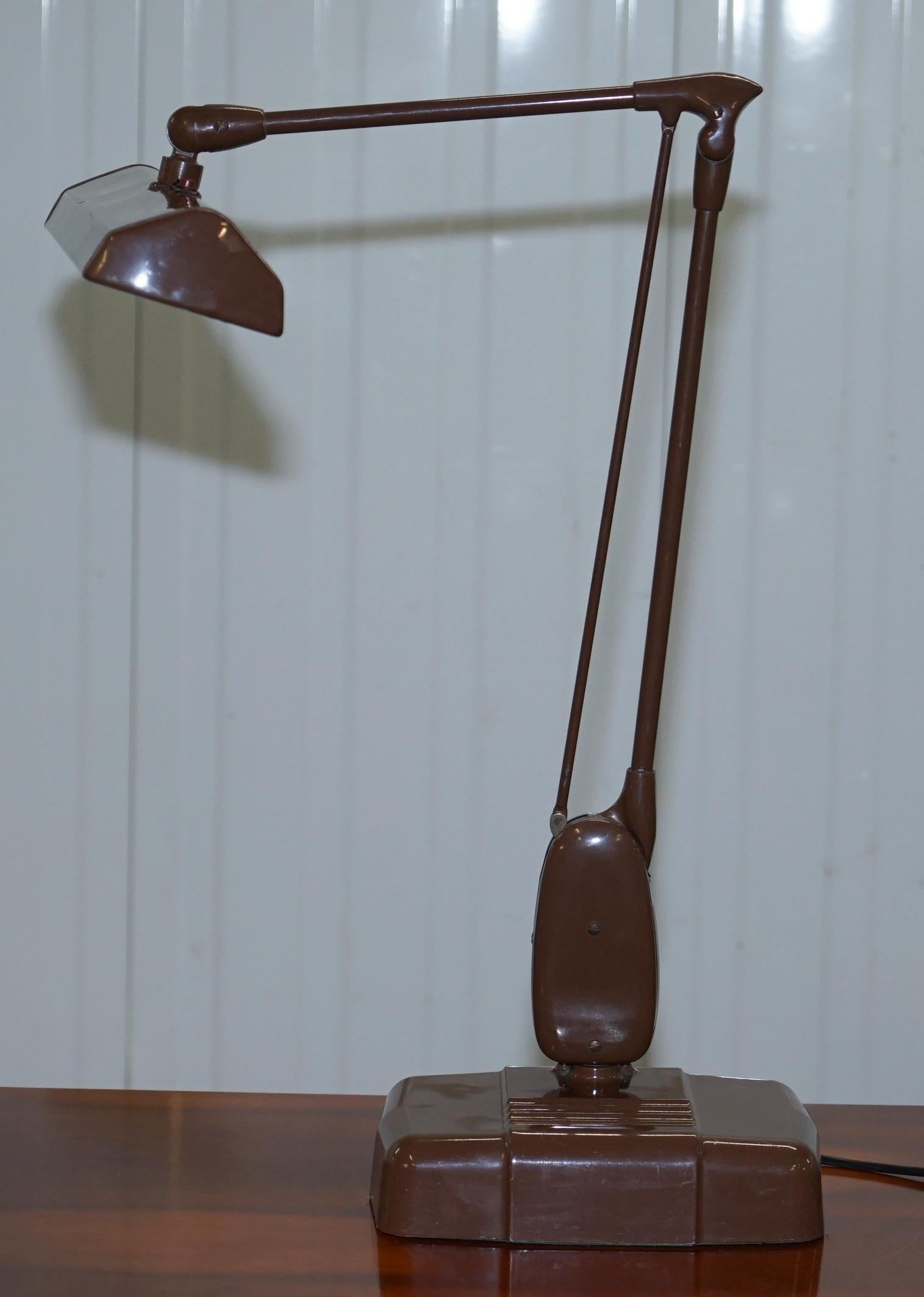 Wimbledon-Furniture

Wimbledon-Furniture is delighted to offer for sale this lovely vintage mid-century modern Dazor table lamp with original anodized brown finish

A very good looking well made and heavy based lamp, it has the original serial