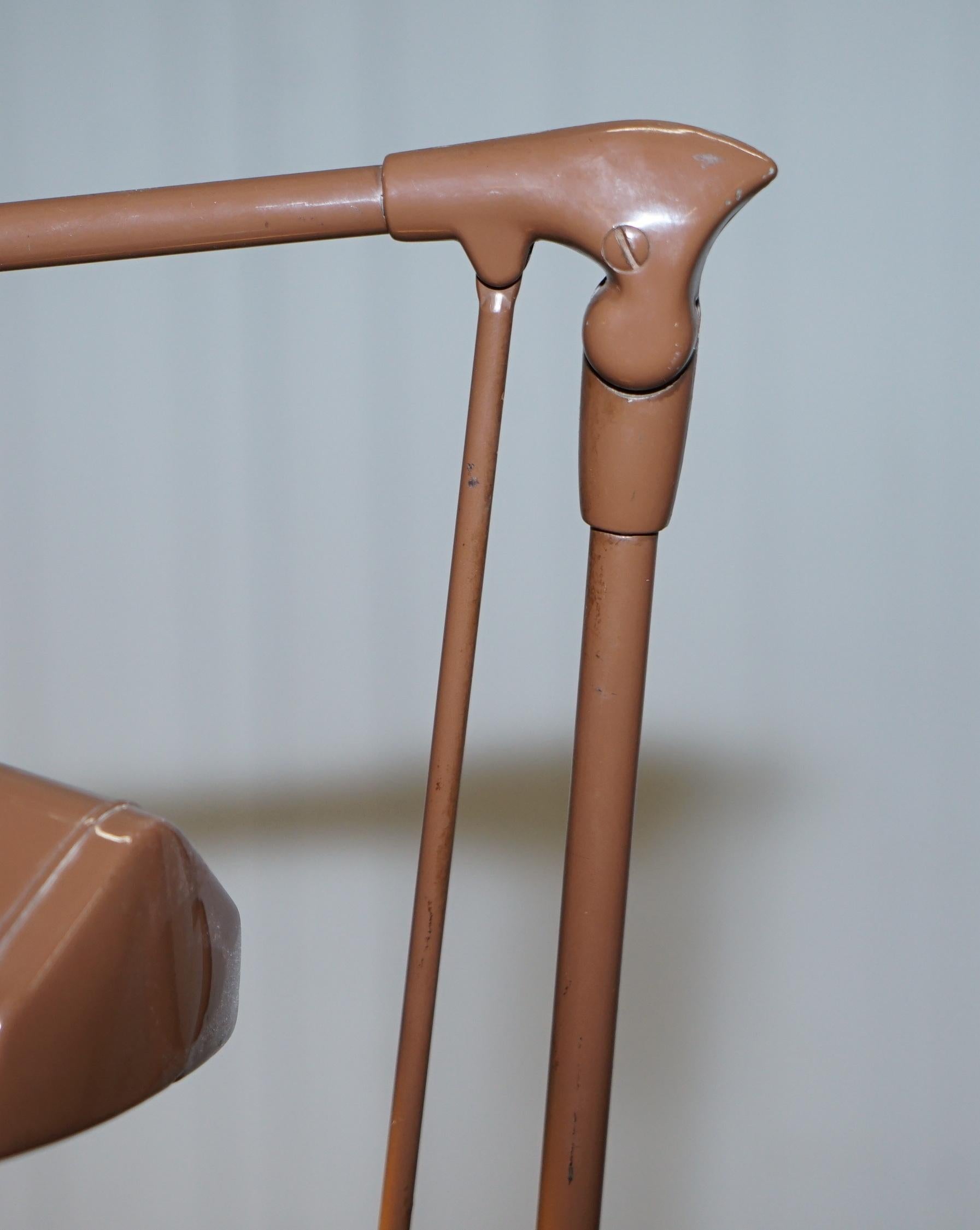English Nice Vintage Mid Century Modern Dazor Articulated Table Lamp Model Number P2324