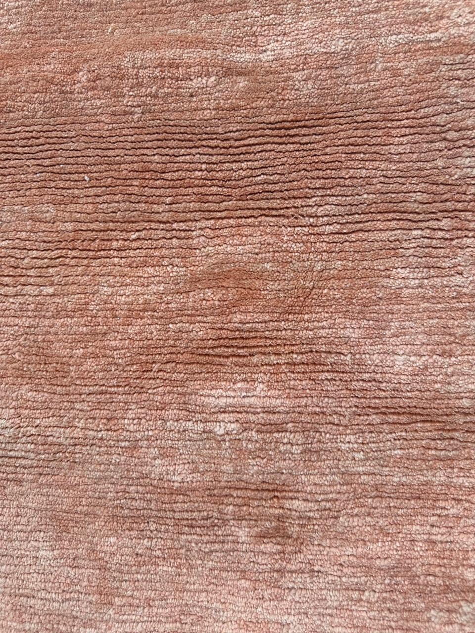 Annodato a mano Bellissimo tappeto nepalese dal design moderno e vintage in vendita