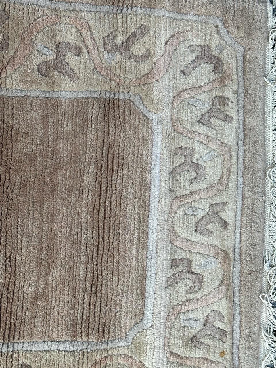 Fine XX secolo Bellissimo tappeto nepalese dal design moderno e vintage in vendita