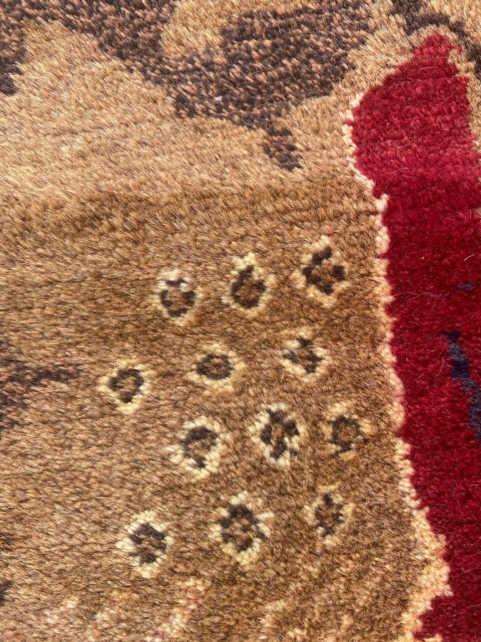 Nice Vintage Pictural Shiraz Rug For Sale 1